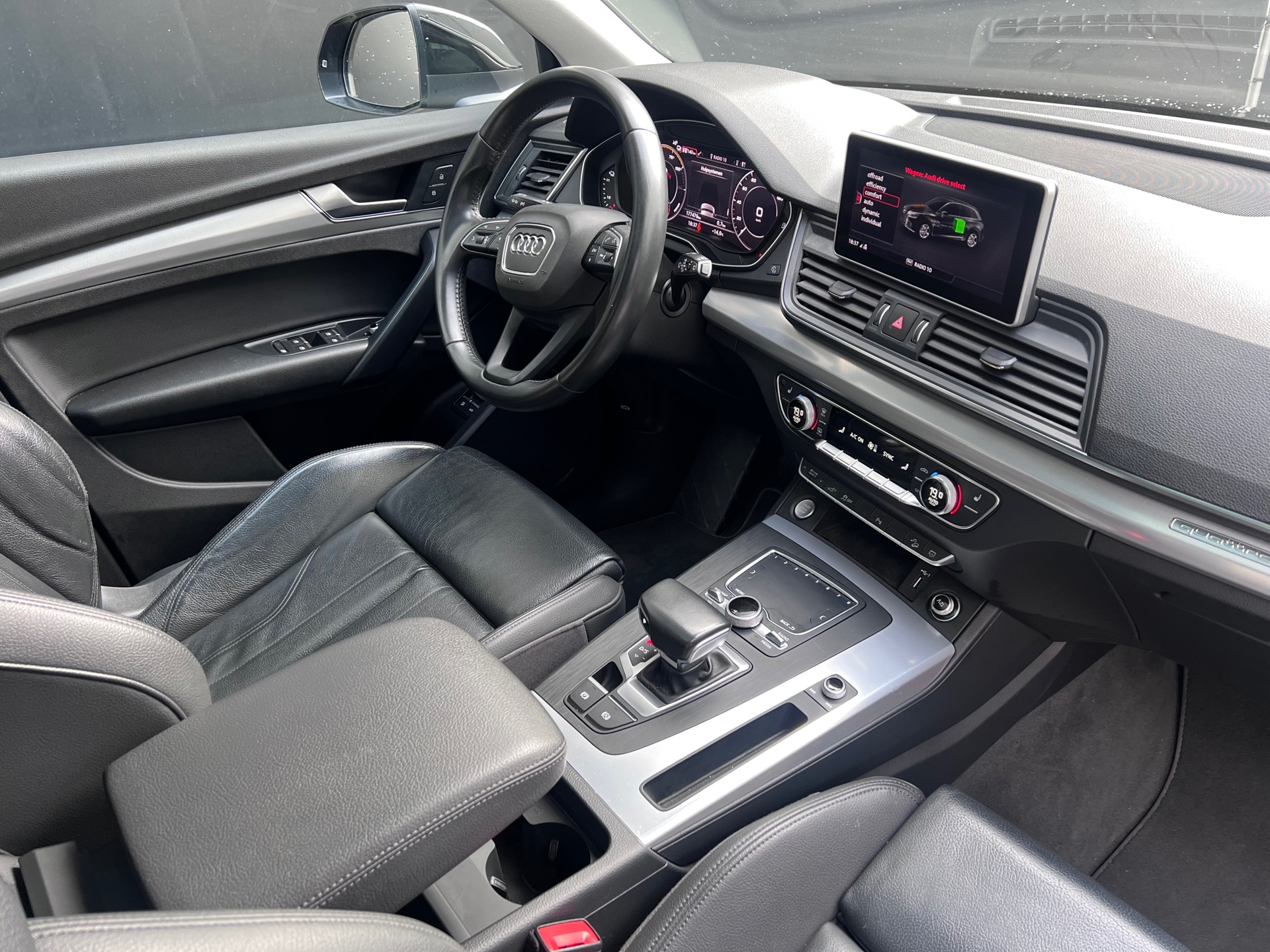 Foto van Audi Q5 55 TFSI E