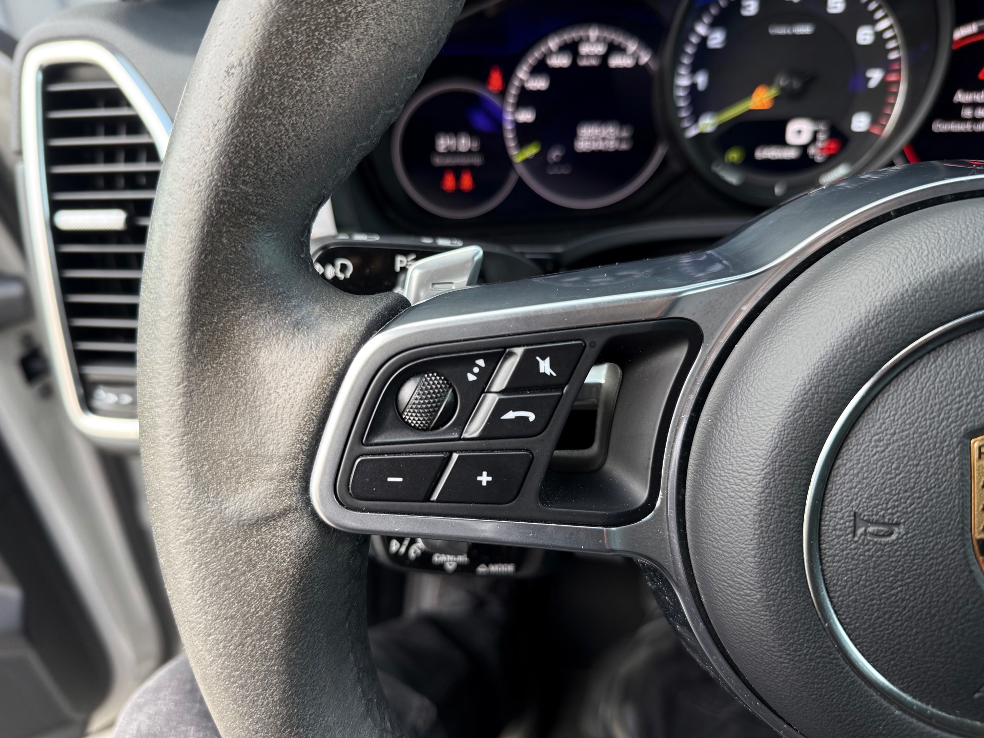 Foto van Porsche Cayenne E-hybrid
