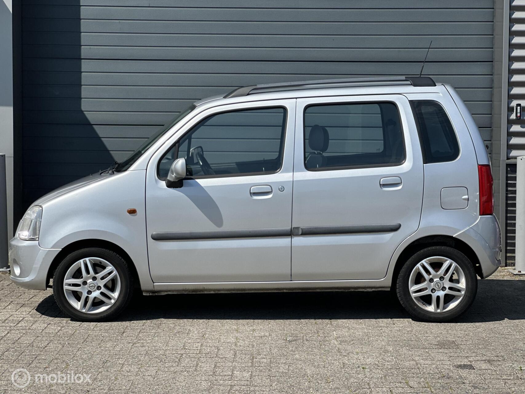 Foto van Opel Agila