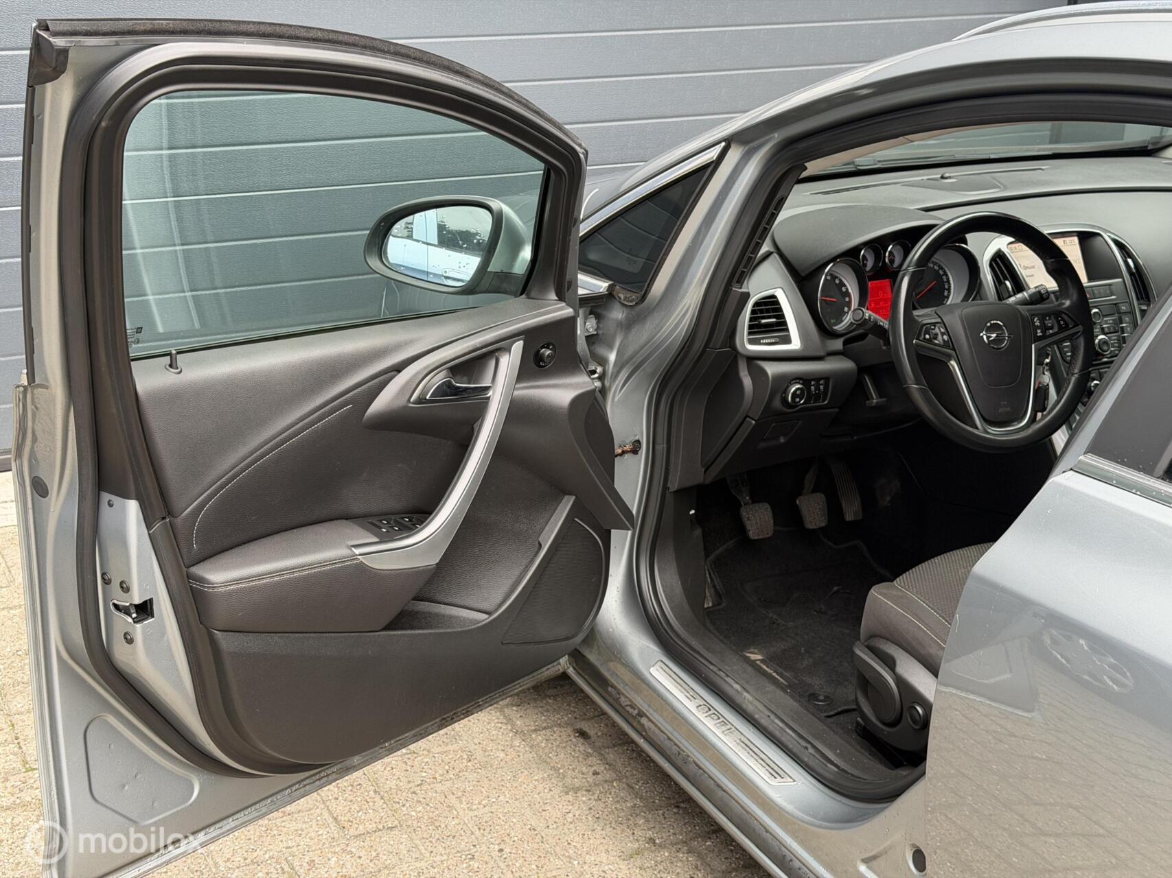 Foto van Opel Astra Sports Tourer