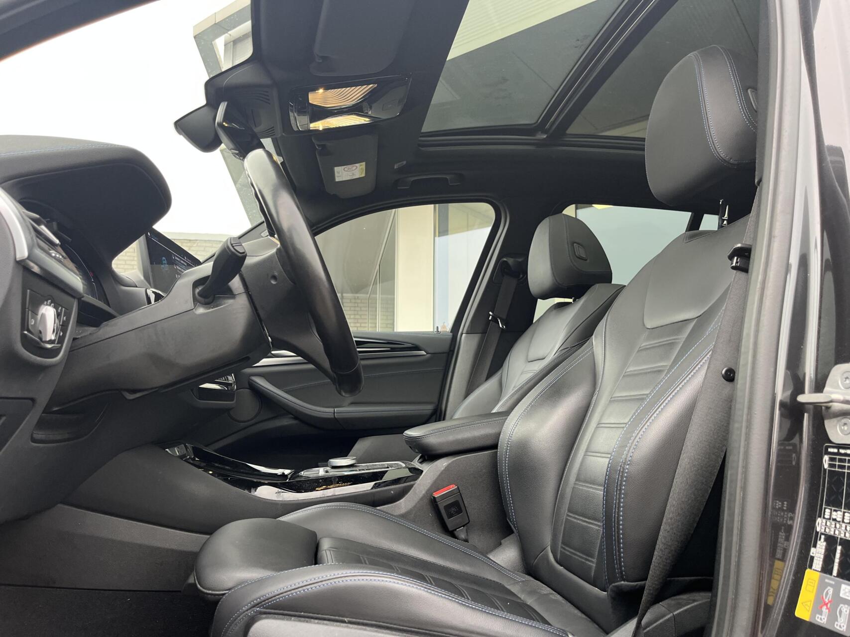 Foto van BMW Ix3