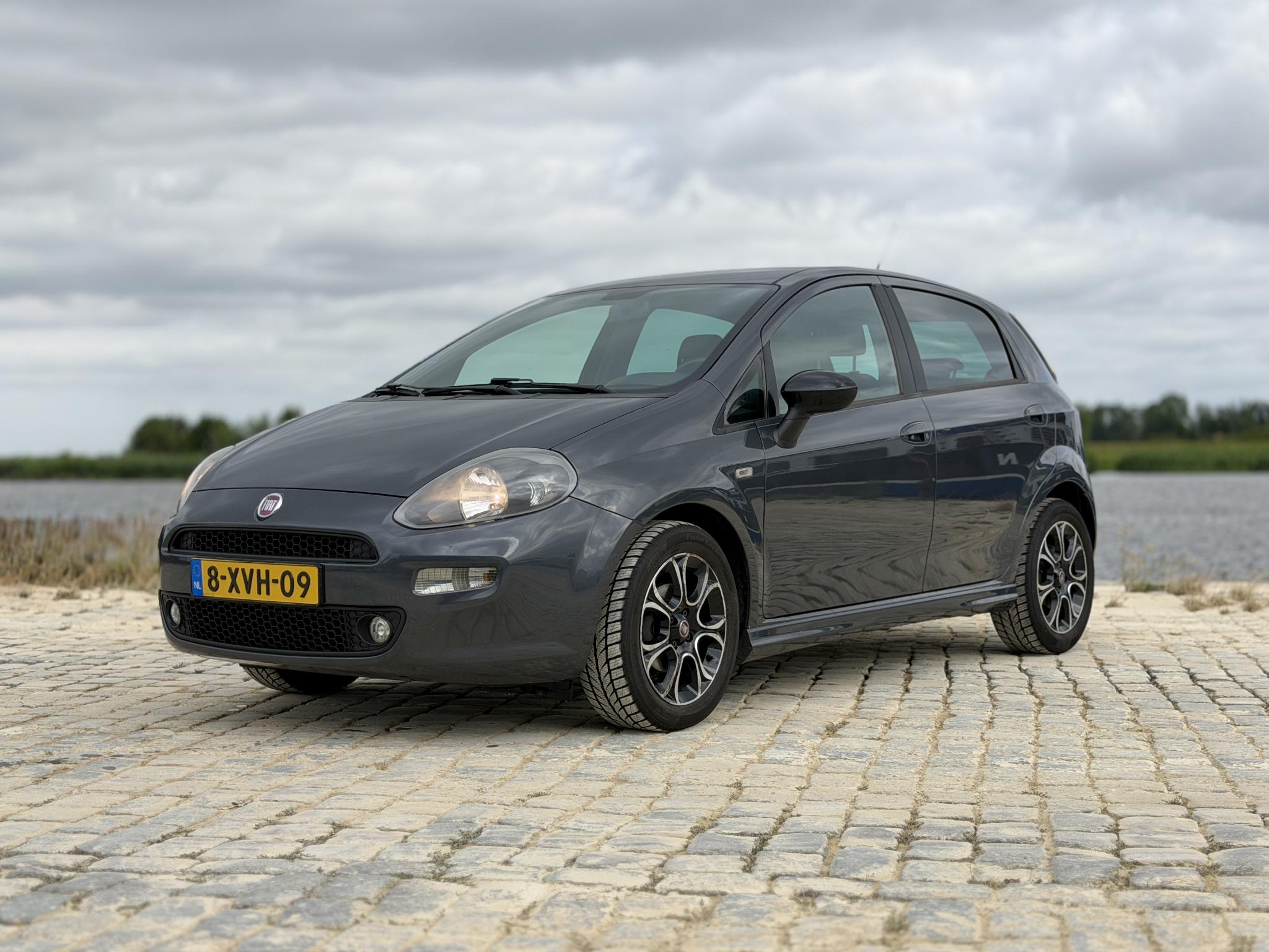 Fiat Fiat Punto 0.9 TwinAir Racing|Cruise|Airco|LM 16" 2014 - voorkant
