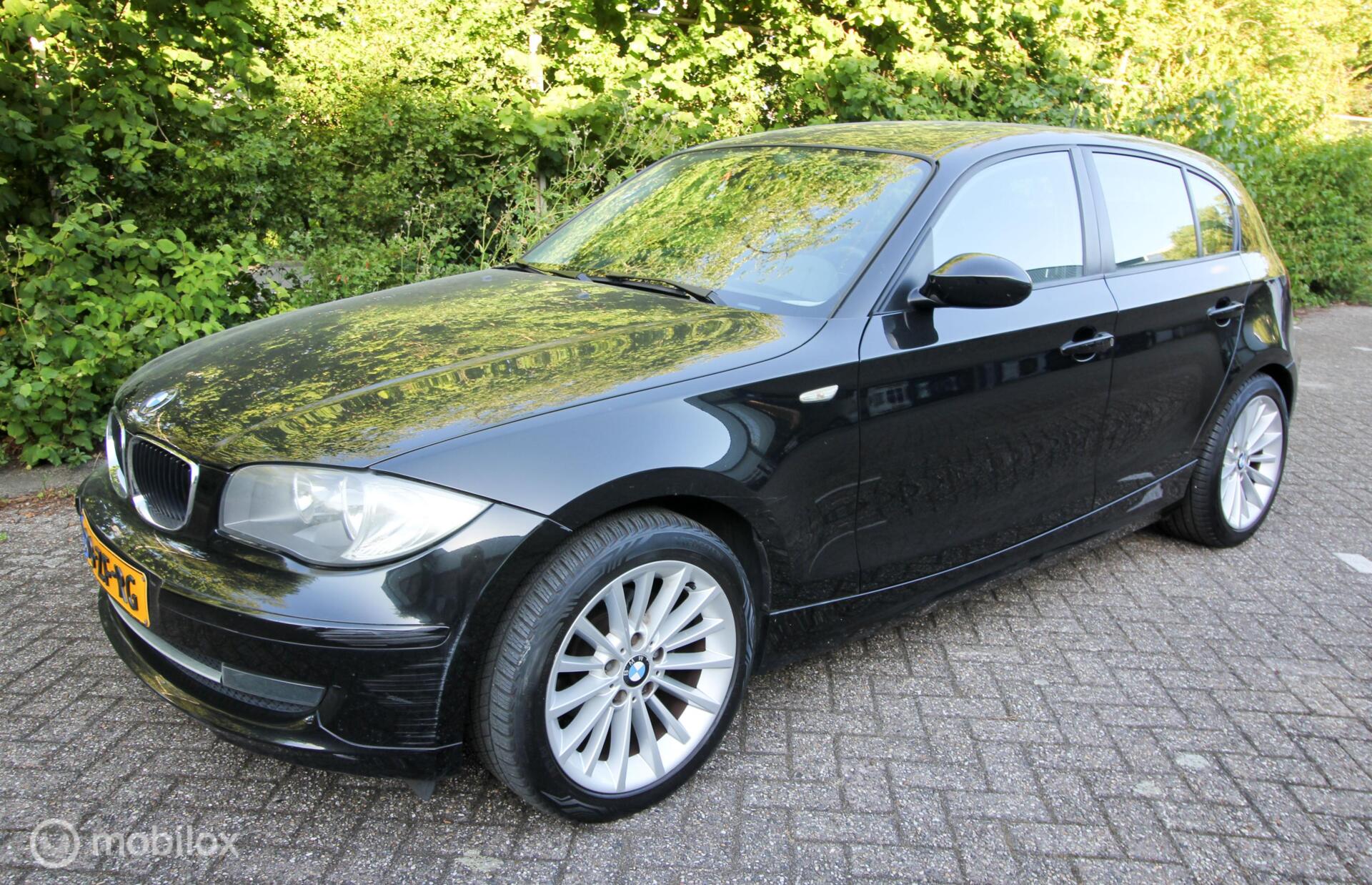 BMW 1er Reihe 116i Business Line 5-deurs E87 2009 Voll.Historie 2008 - voorkant