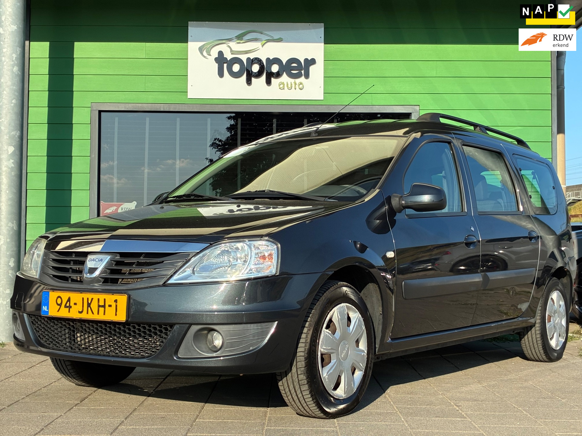 Dacia Logan 1.6-16V Lauréate 7p.|1e Eigenaar|Airco|Trekhaak|PDC|NAP| 2009 - voorkant