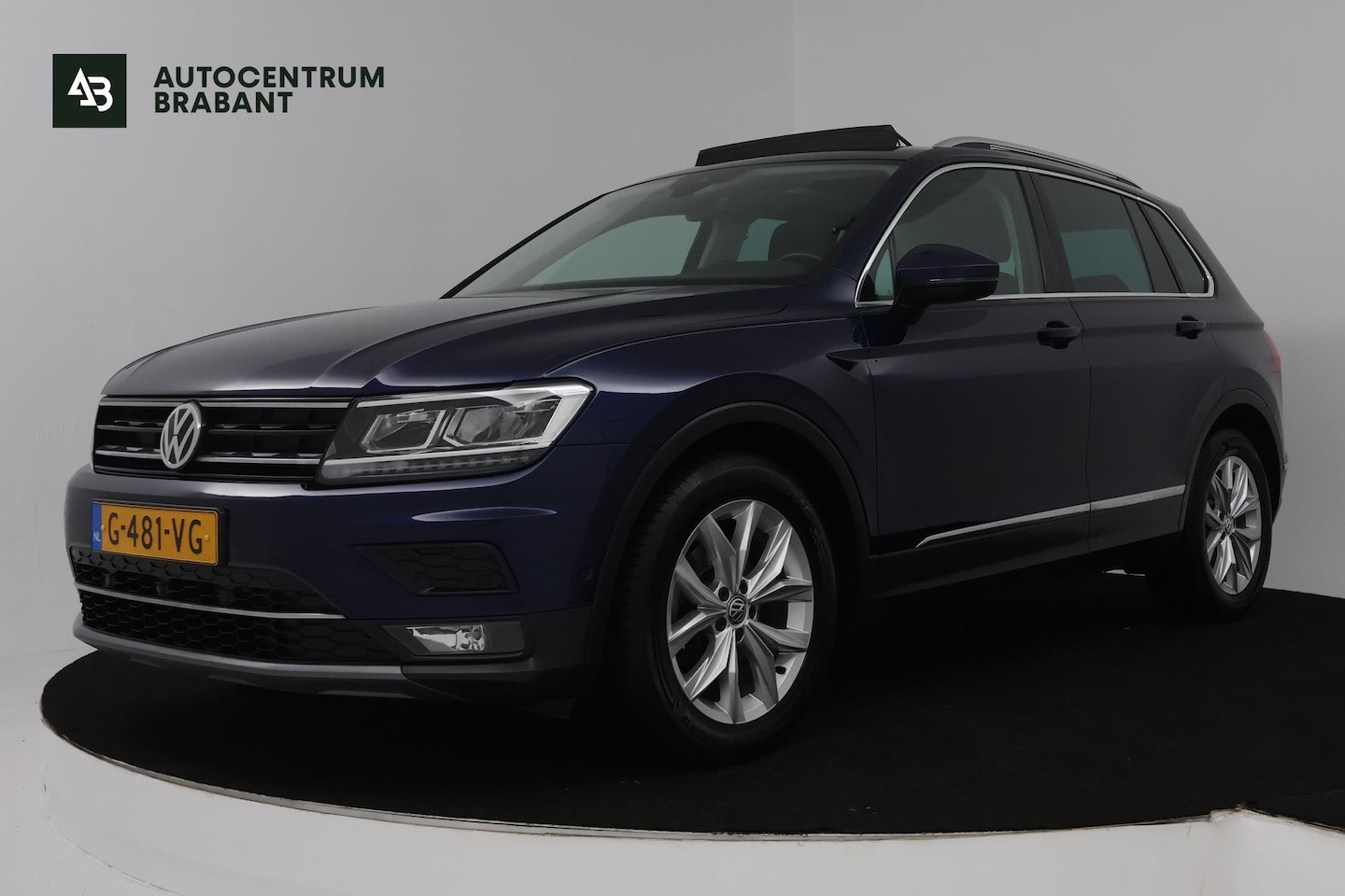 Volkswagen Tiguan 1.5 TSI ACT Highline (PANORAMADAK, DIGITALE COCKPIT, ACHTERUITRIJCAMERA, STOELVERWARMING, ADAPTIEF CRUISE) 2019 - voorkant
