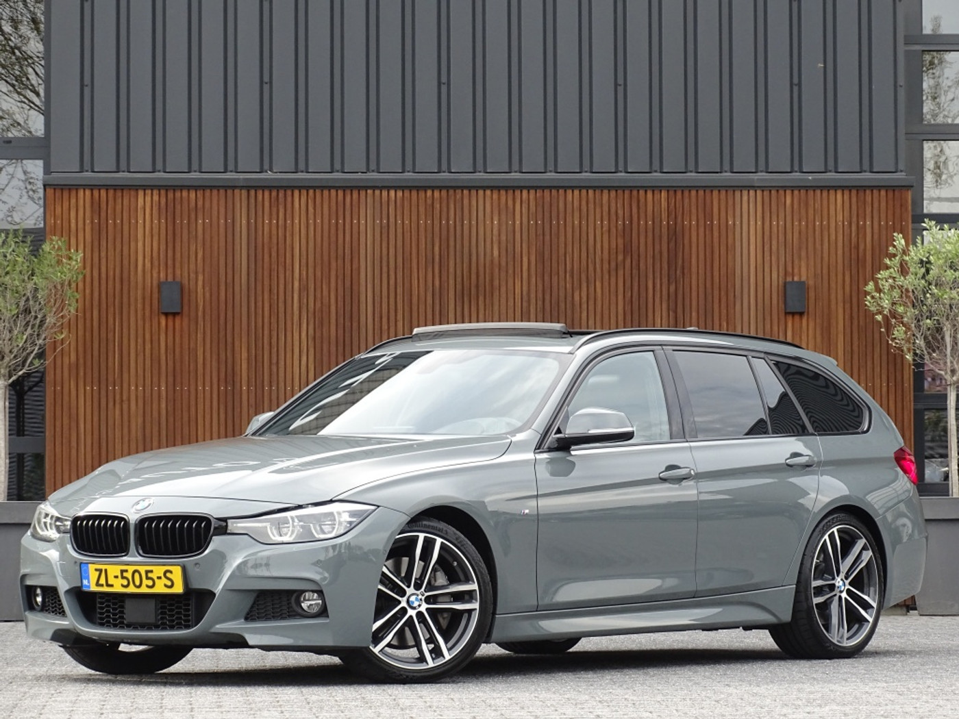 BMW 340i 340i 327PK M-sport / individual / Harman Kardon / ACC / Pano / Head-Up 2019 - voorkant