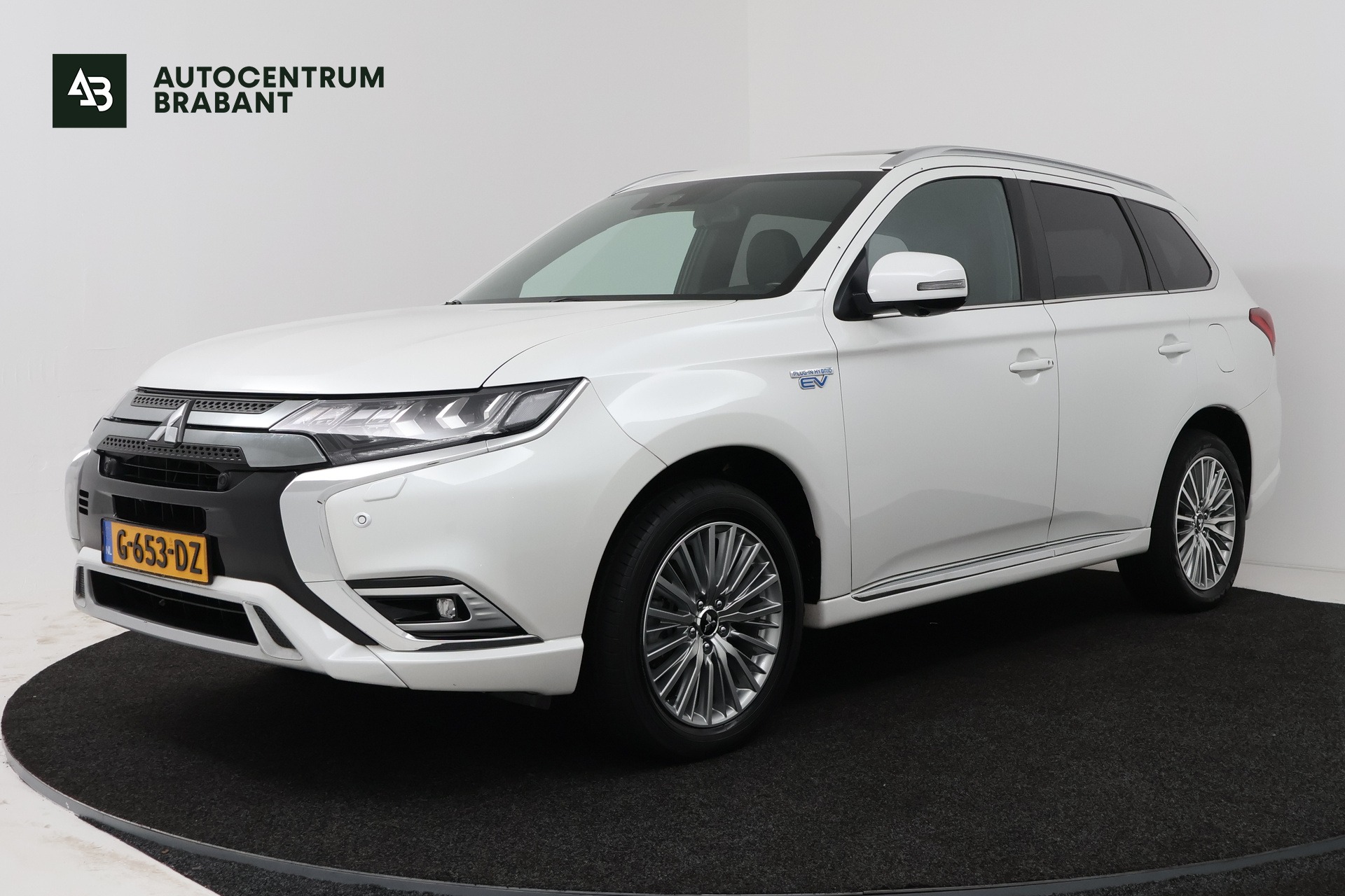 Mitsubishi Mitsubishi Outlander 2.4 PHEV Instyle 2019 - voorkant