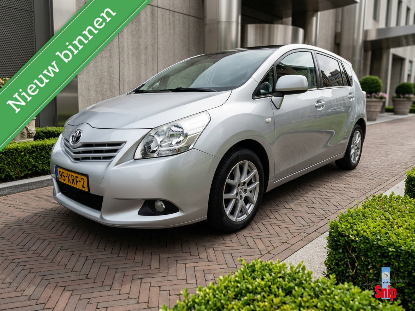 Toyota Toyota Verso-s 1.3 VVT-i Dynamic 7 Persoons 2015 - voorkant