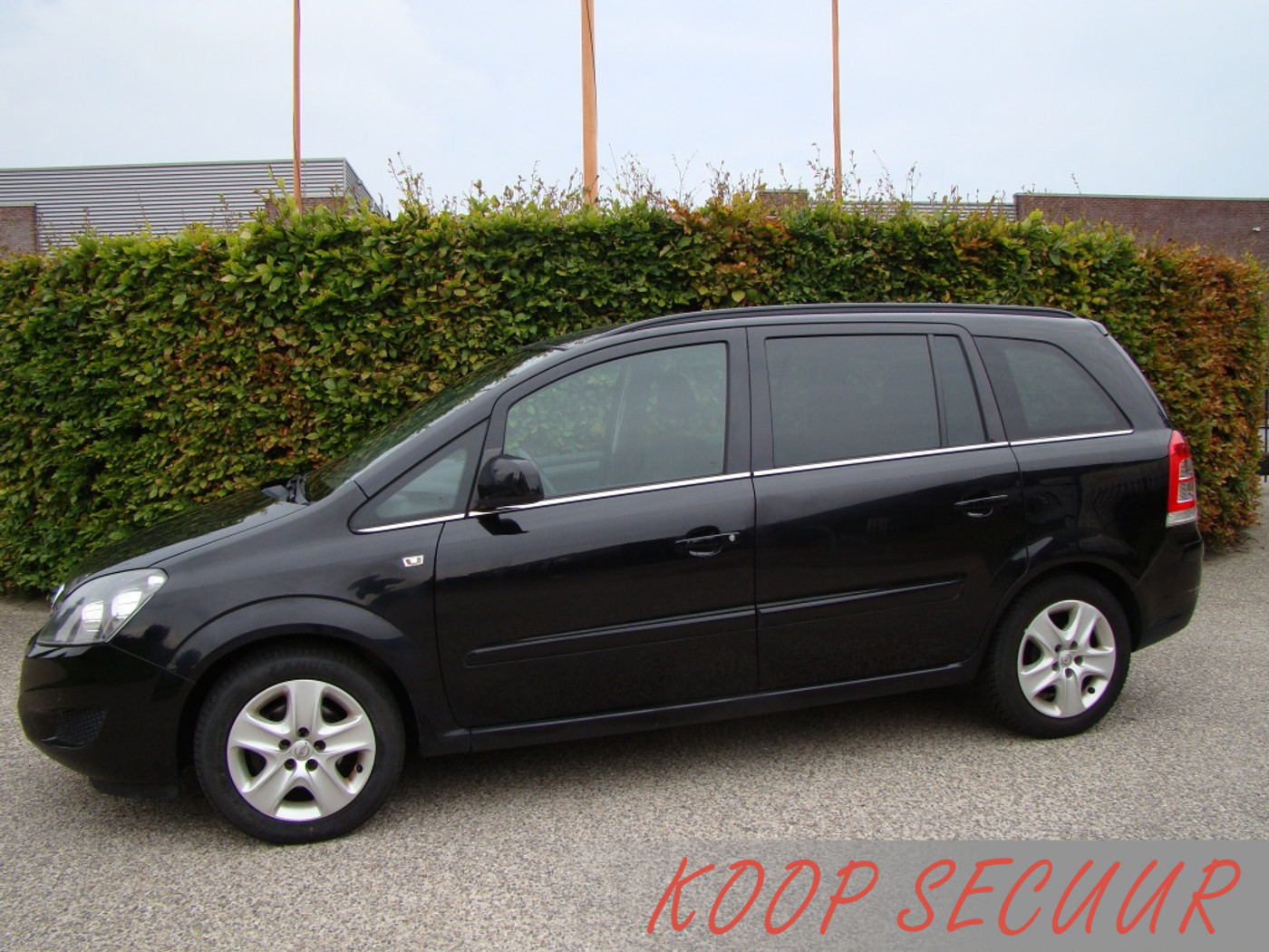 Opel Zafira 1.6 Edition 7 Persoons € 2699 2011 - voorkant