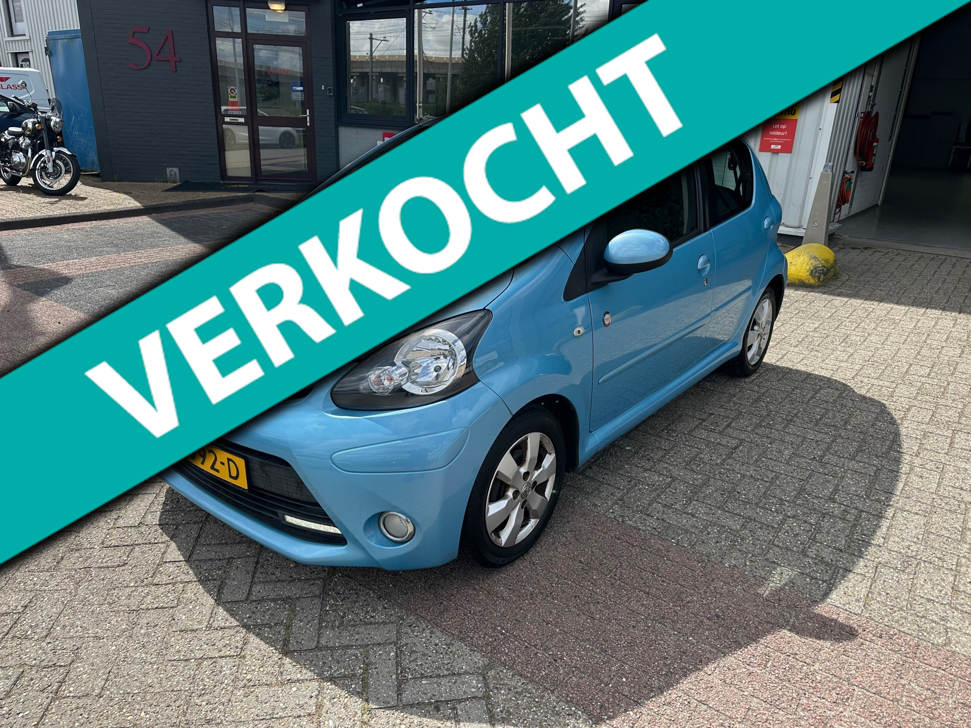 Toyota Toyota Aygo 1.0 VVT-i Dynamic Blue 2014 - voorkant