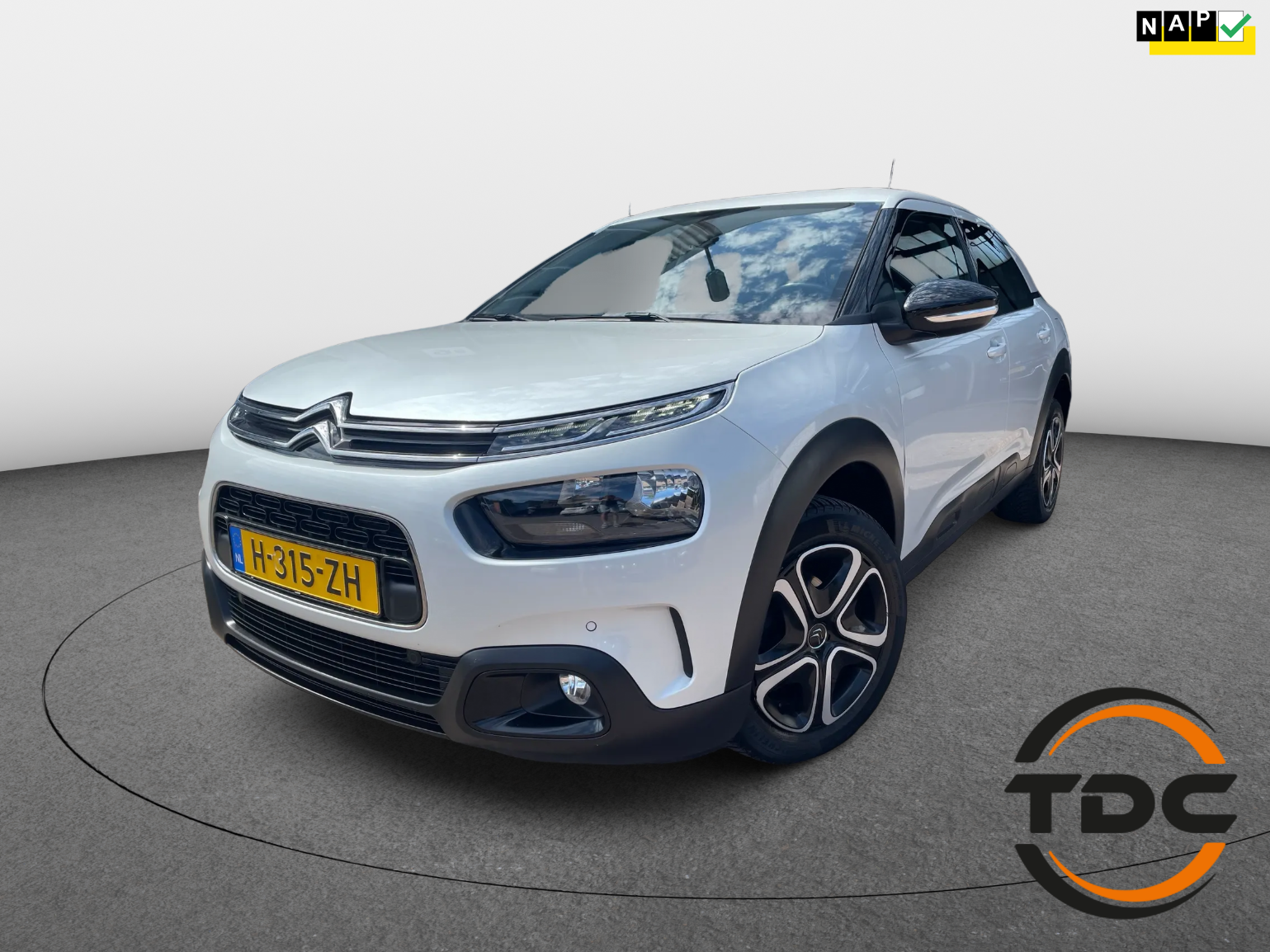 Citroen C4 Cactus 1.2 PT NAVI CLIMA CARPLAY CRUISE LMV 2020 - voorkant