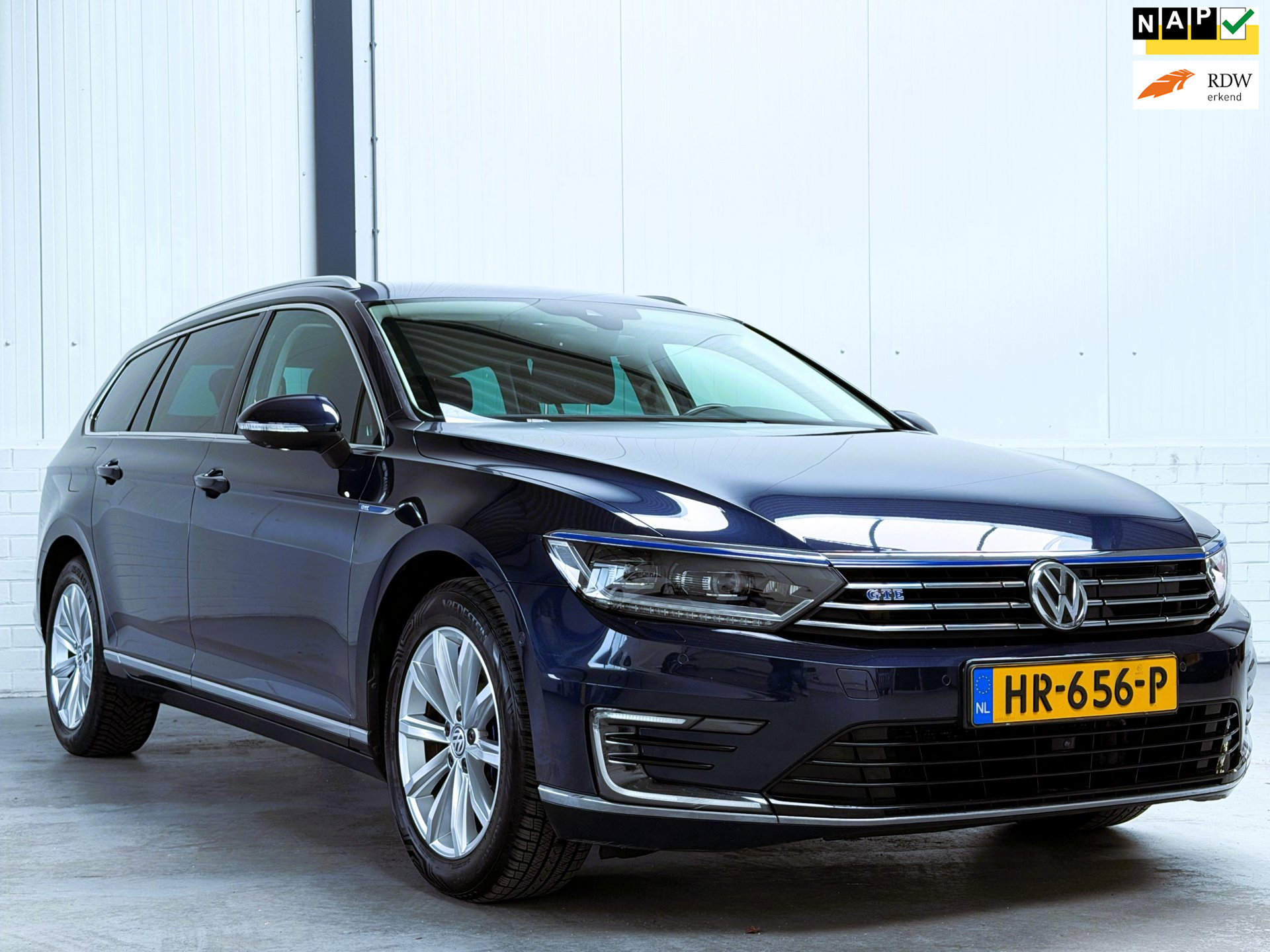 Volkswagen Passat 1.4 TSI GTE Highline|360 camera|Trekhaak|Adaptief|Full LED 2015 - voorkant