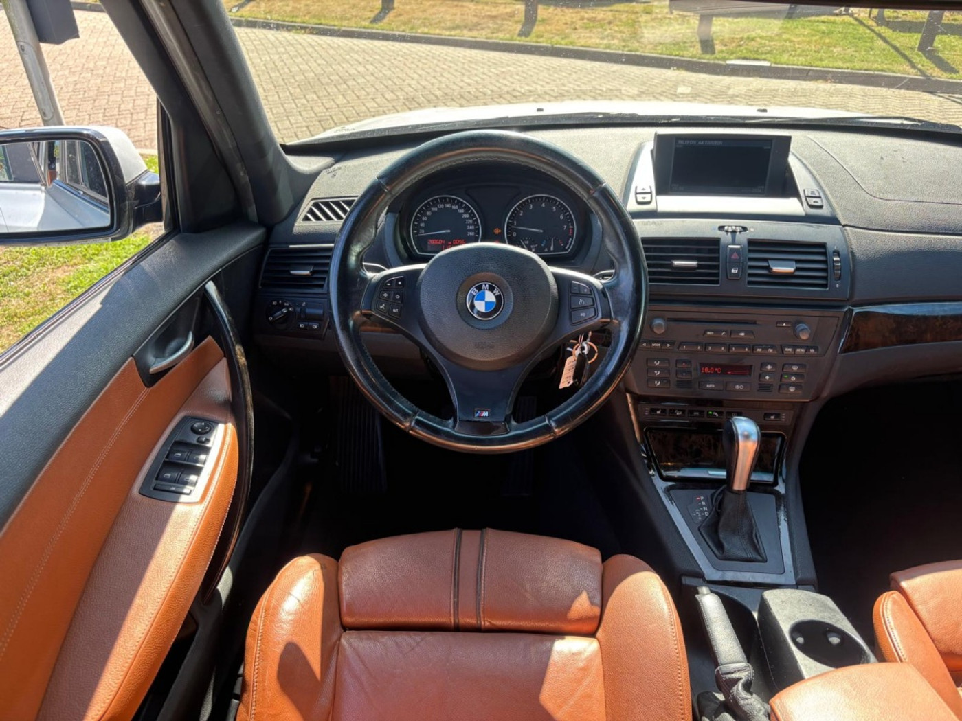 Foto van BMW X3 3.0si