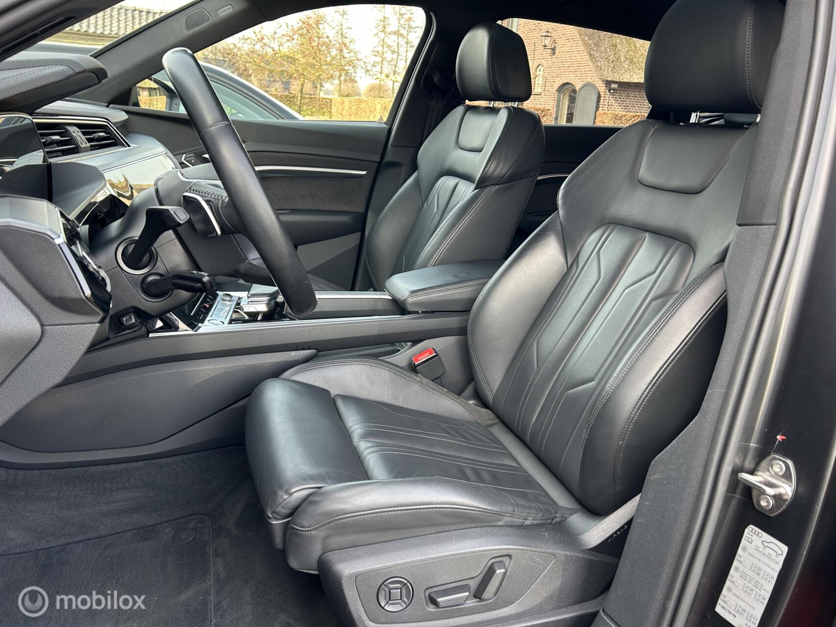 Foto van Audi E-tron