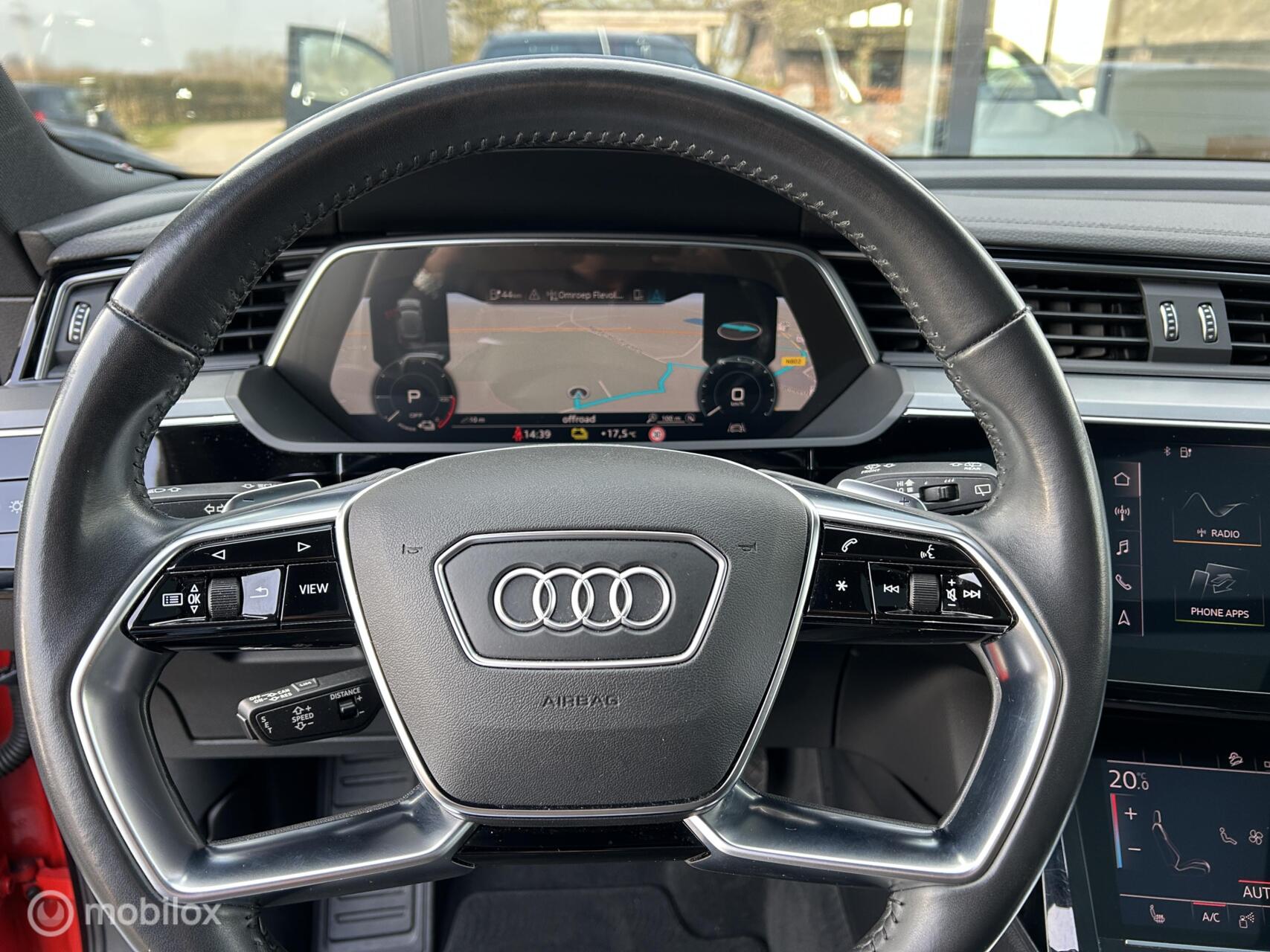 Foto van Audi E-tron