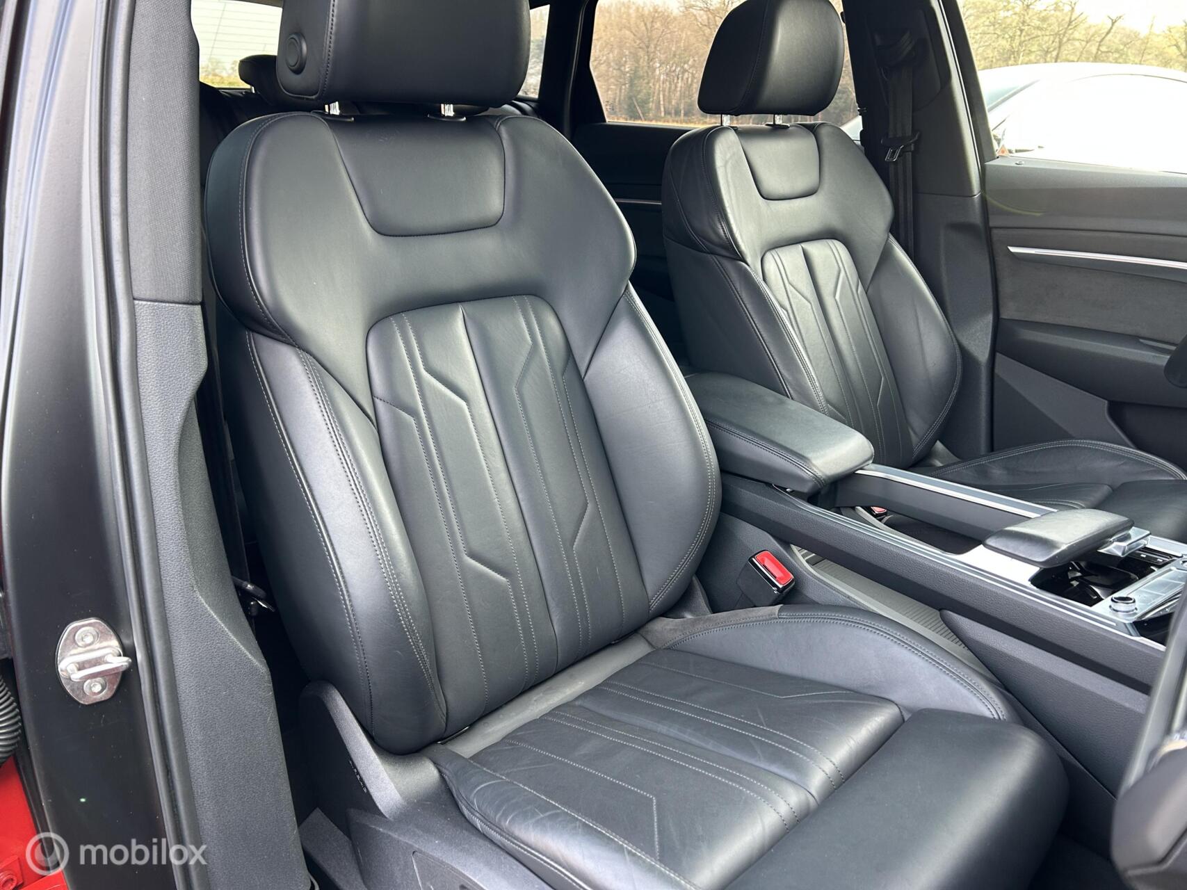 Foto van Audi E-tron