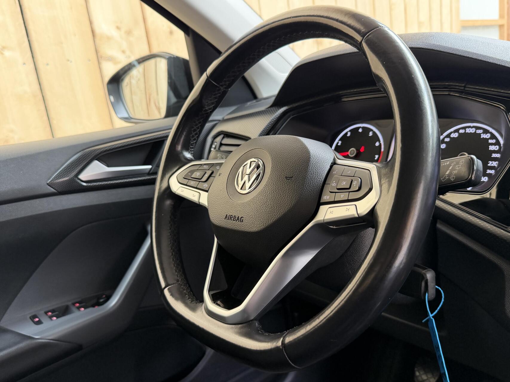 Foto van Volkswagen T-cross