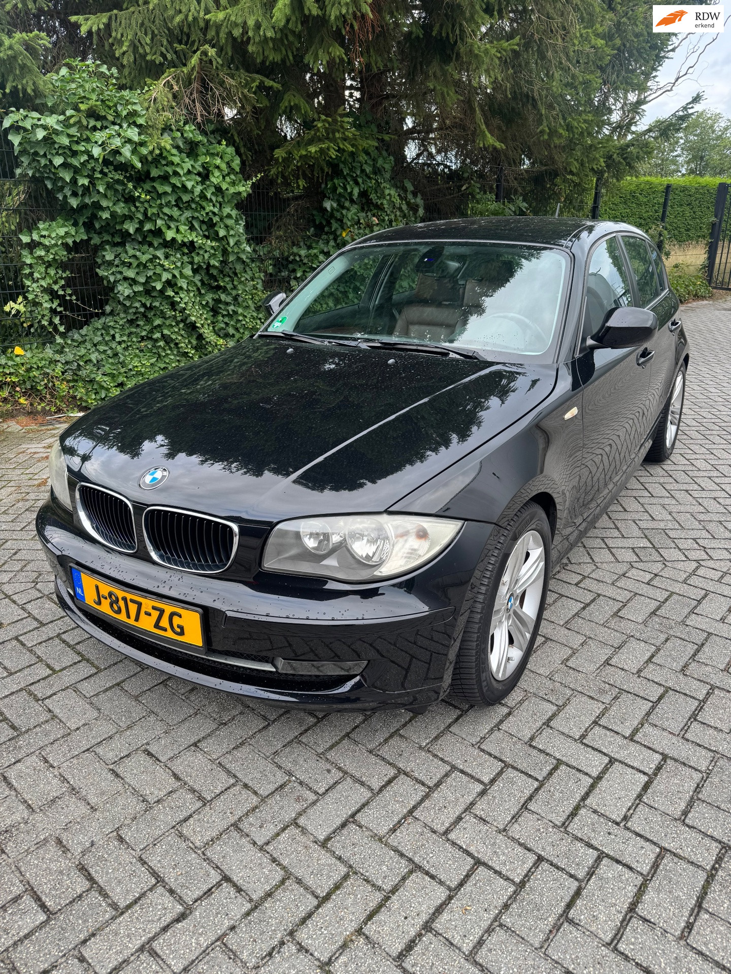 BMW 1er Reihe 116i EffDyn. Ed. Business Line Ultimate Edition 2011 - voorkant