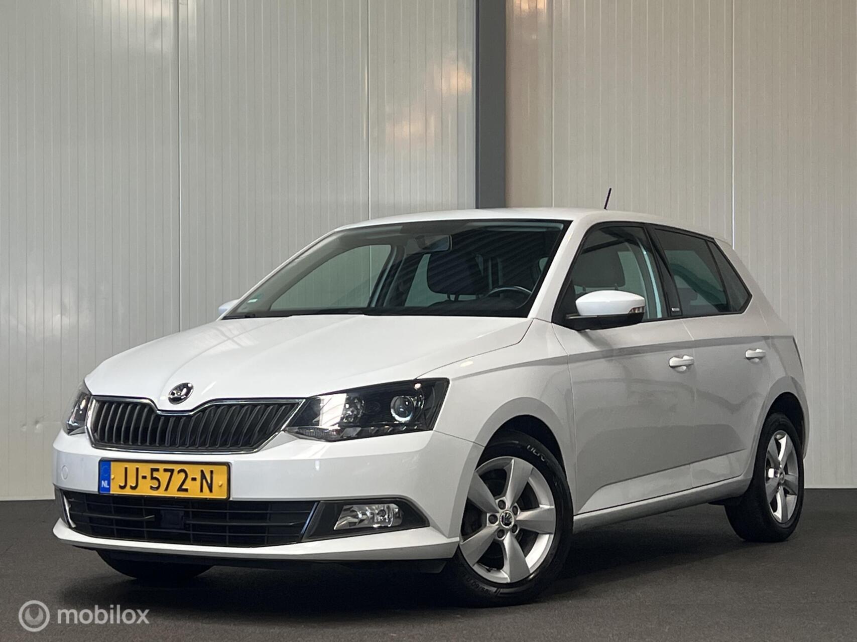 Skoda Fabia 1.0 JOY [ NAP airco cruise trekhaak ] 2016 - voorkant