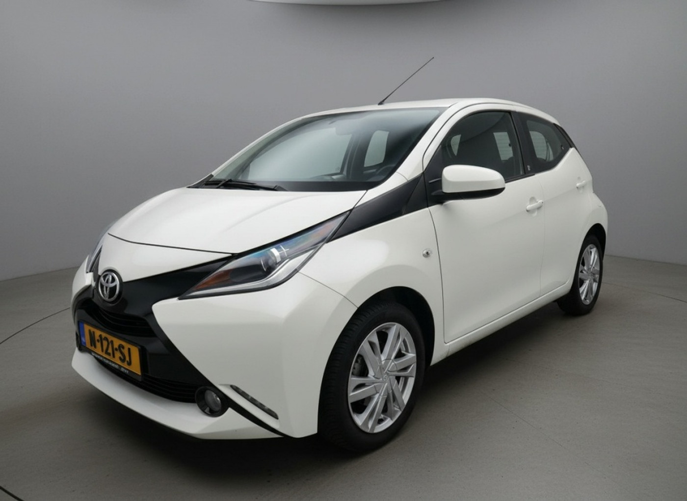 Toyota Toyota Aygo 1.0 VVT-i x-cite | Camera | Airco | 5Drs 2018 - voorkant