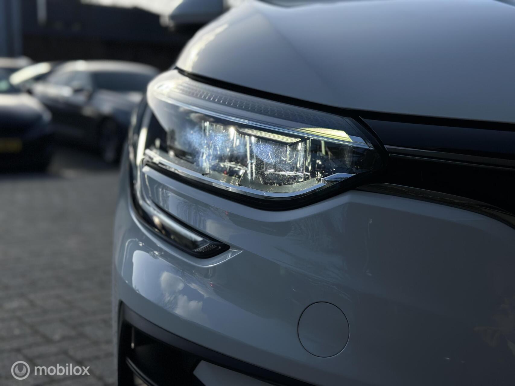 Foto van Renault Megane E-tech Plug-in Hybrid