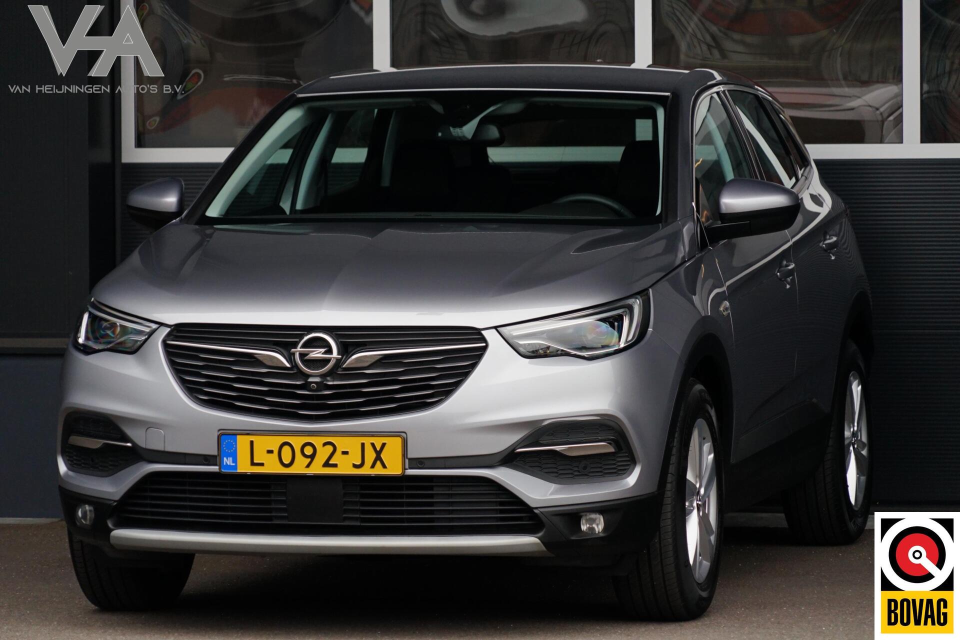 Opel Grandland X 1.2 Turbo Business Elegance, CarPlay, cam. 2021 - voorkant
