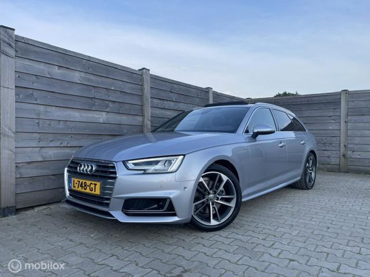 Audi A4 Avant 2.0 TFSI MHEV Sport S line Edition Trekhaak-Pano 2018 - voorkant