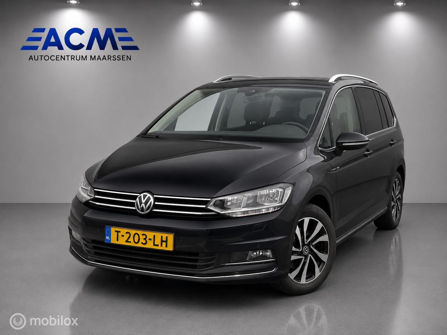 Volkswagen Touran 1.5 TSI Highline 7 persoons 2022 - voorkant