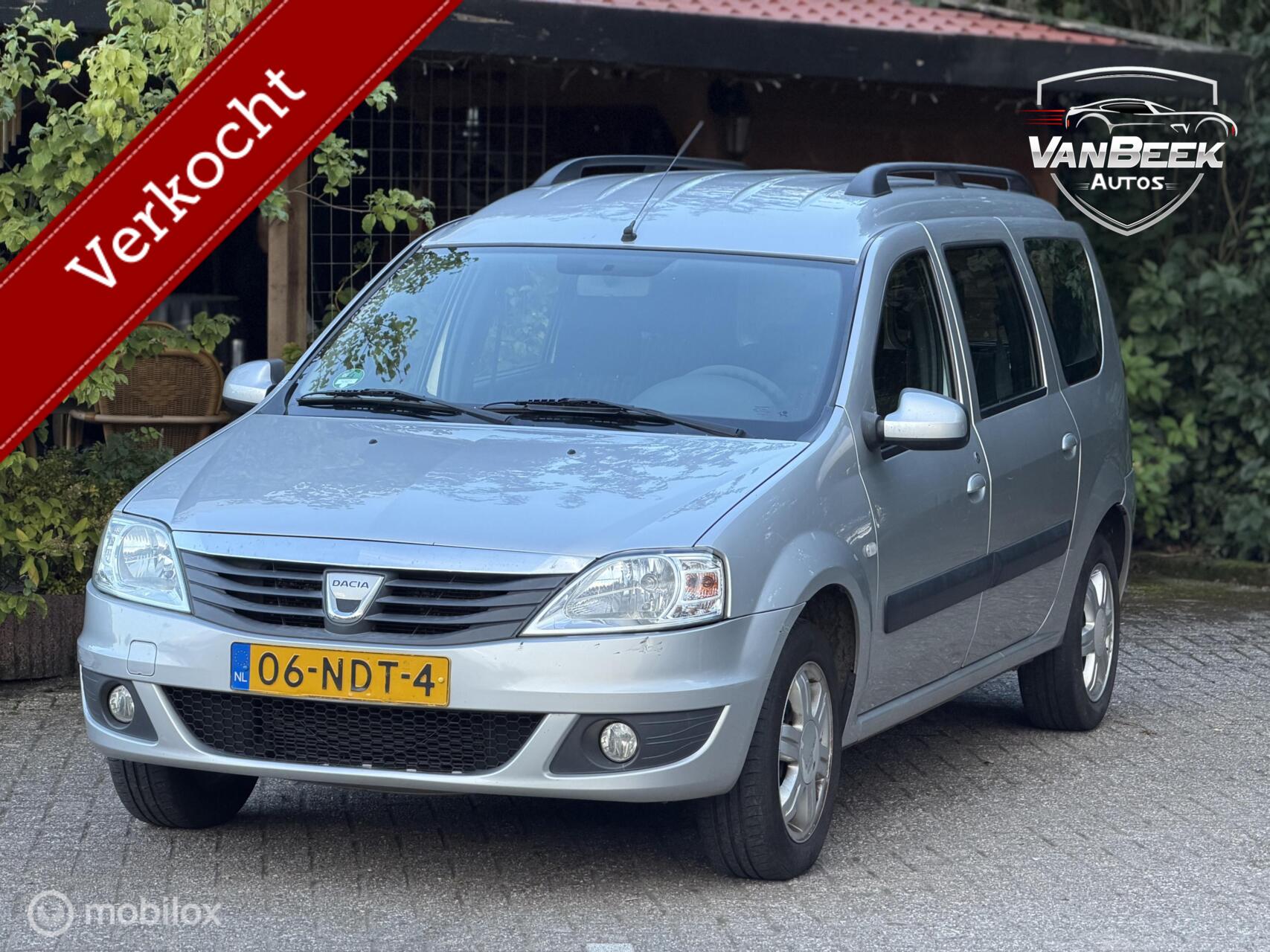 Dacia Logan 1.6 MPI Blackline 2010 - voorkant