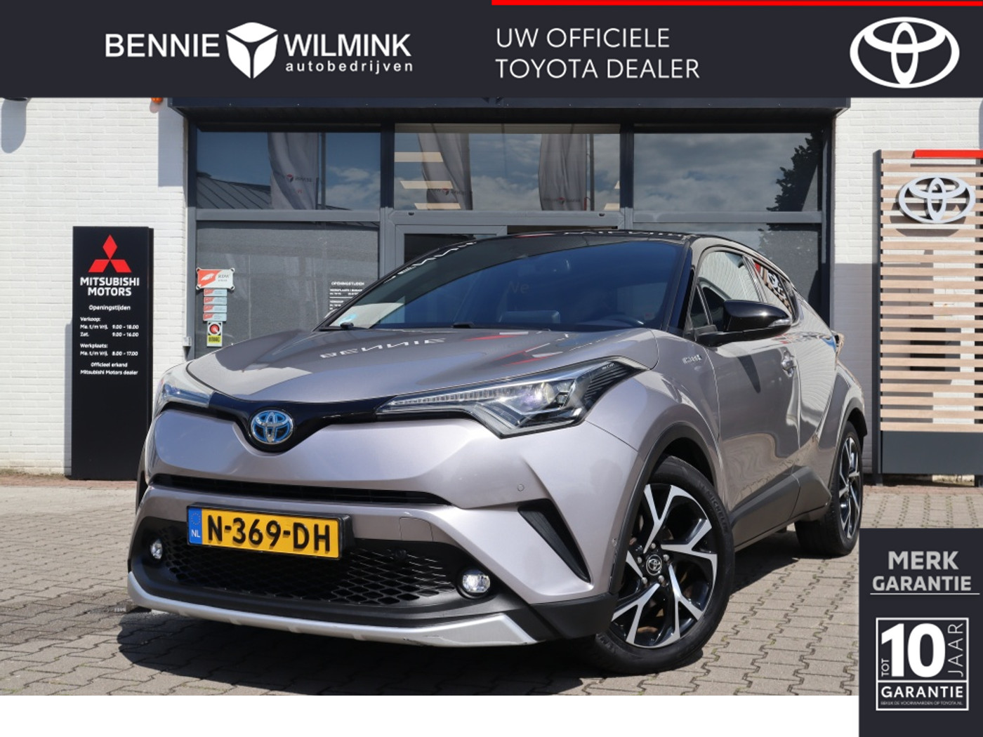 Toyota Toyota C-hr 1.8 Hybrid Bi-Tone Trekhaak | Leder | Blindspot | Stoelverwarmin 2018 - voorkant