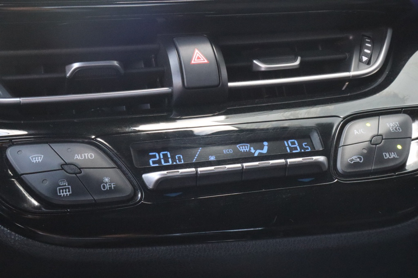 Foto van Toyota Toyota C-hr