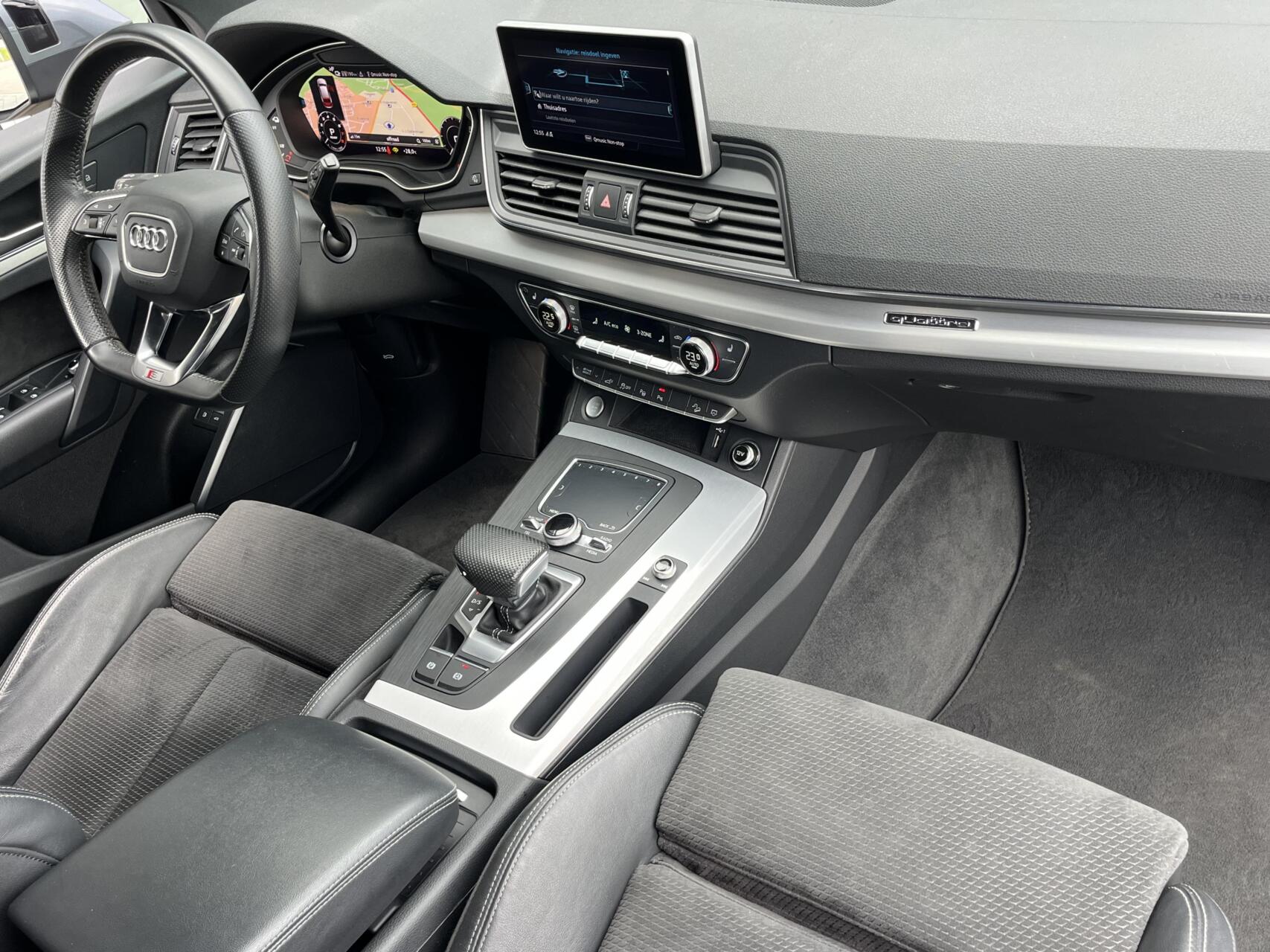 Foto van Audi Q5 55 TFSI E