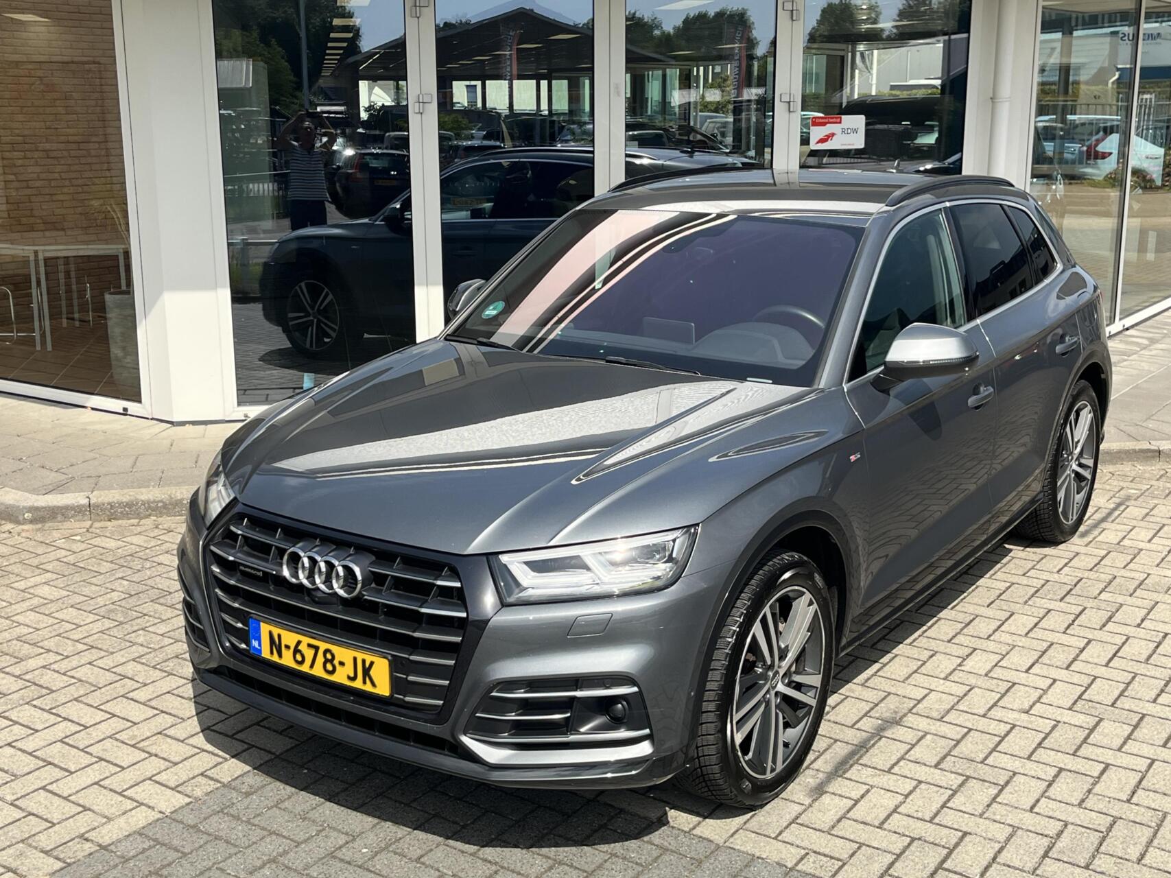 Foto van Audi Q5 55 TFSI E