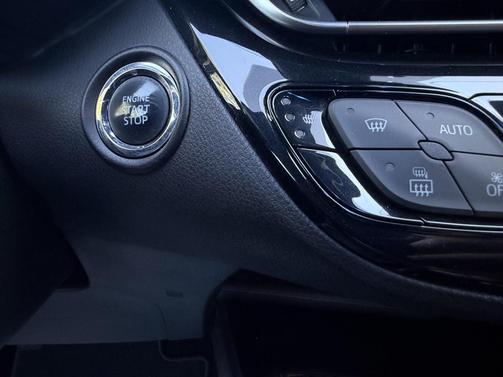Foto van Toyota Toyota C-hr
