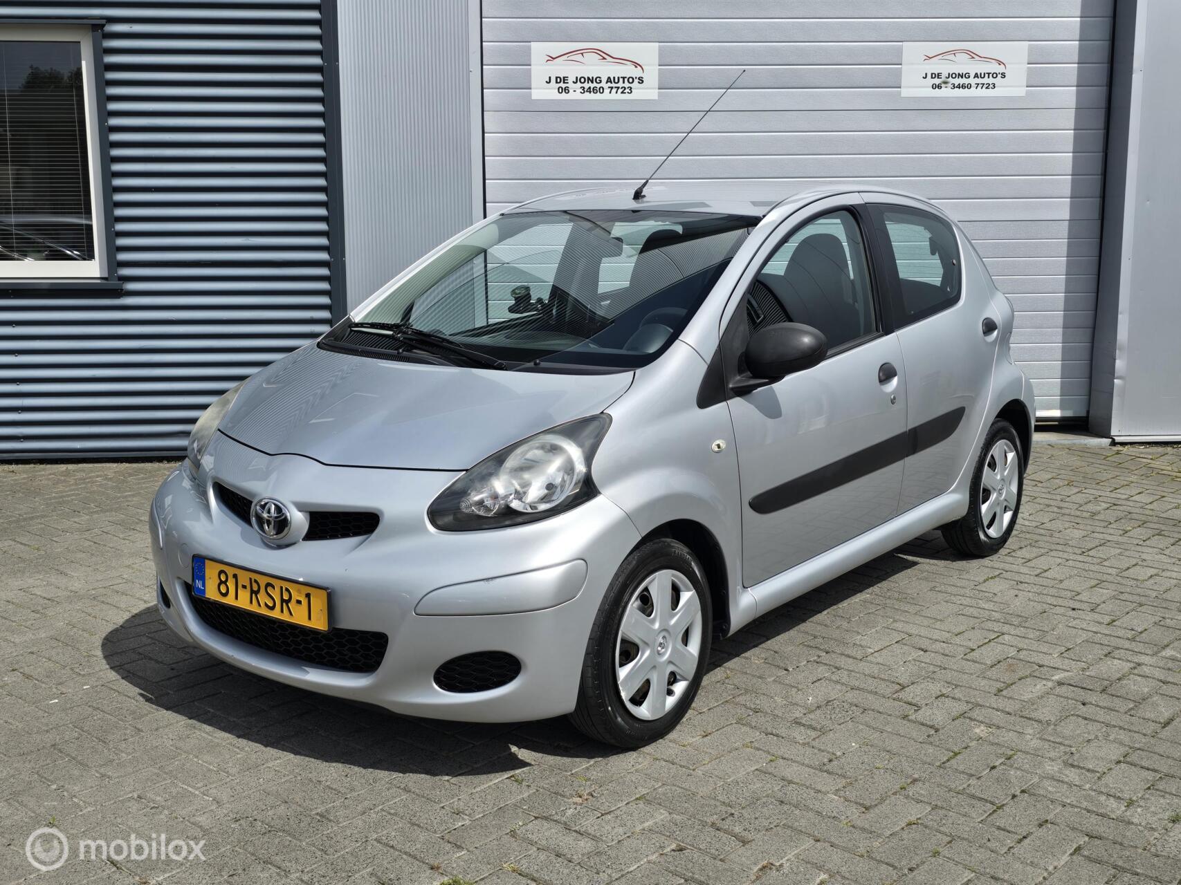 Toyota Toyota Aygo 1.0-12V Access 2e eigenaar! Nieuwe apk! 2011 - voorkant