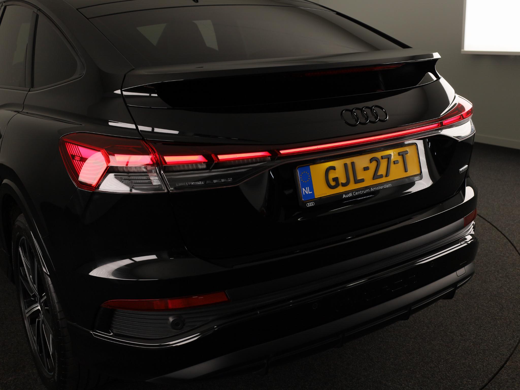 Foto van Audi Q4 Sportback E-tron