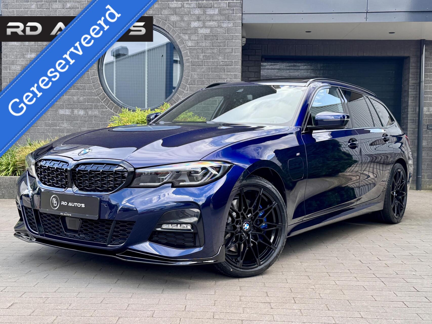 BMW 330e 330e High Executive M Sport Pano H/K HUD Laser Carbon 2021 - voorkant