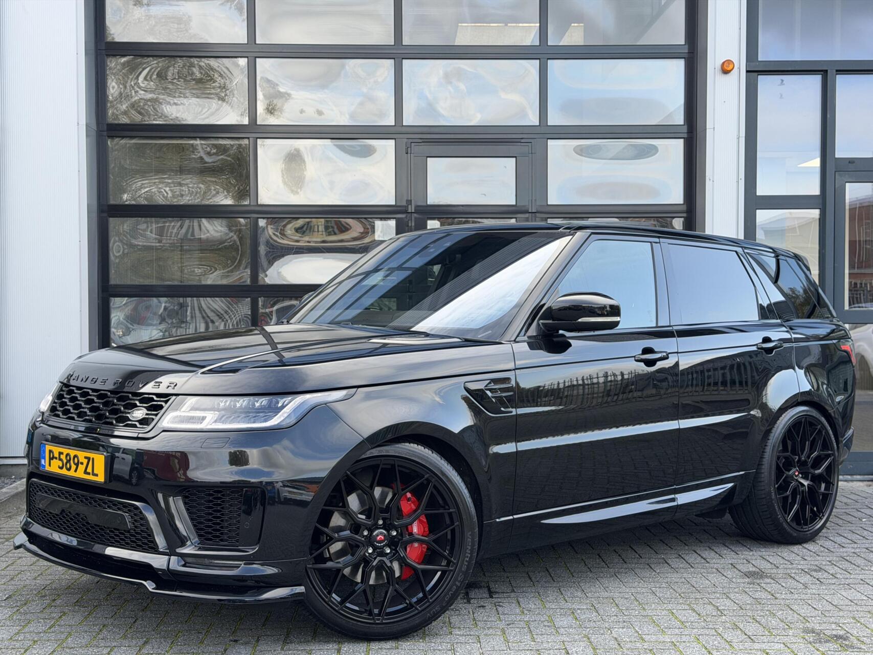 Land Rover Range Rover Sport 2.0 Si4 HSE / PANO / 23” / LUXE 2019 - voorkant