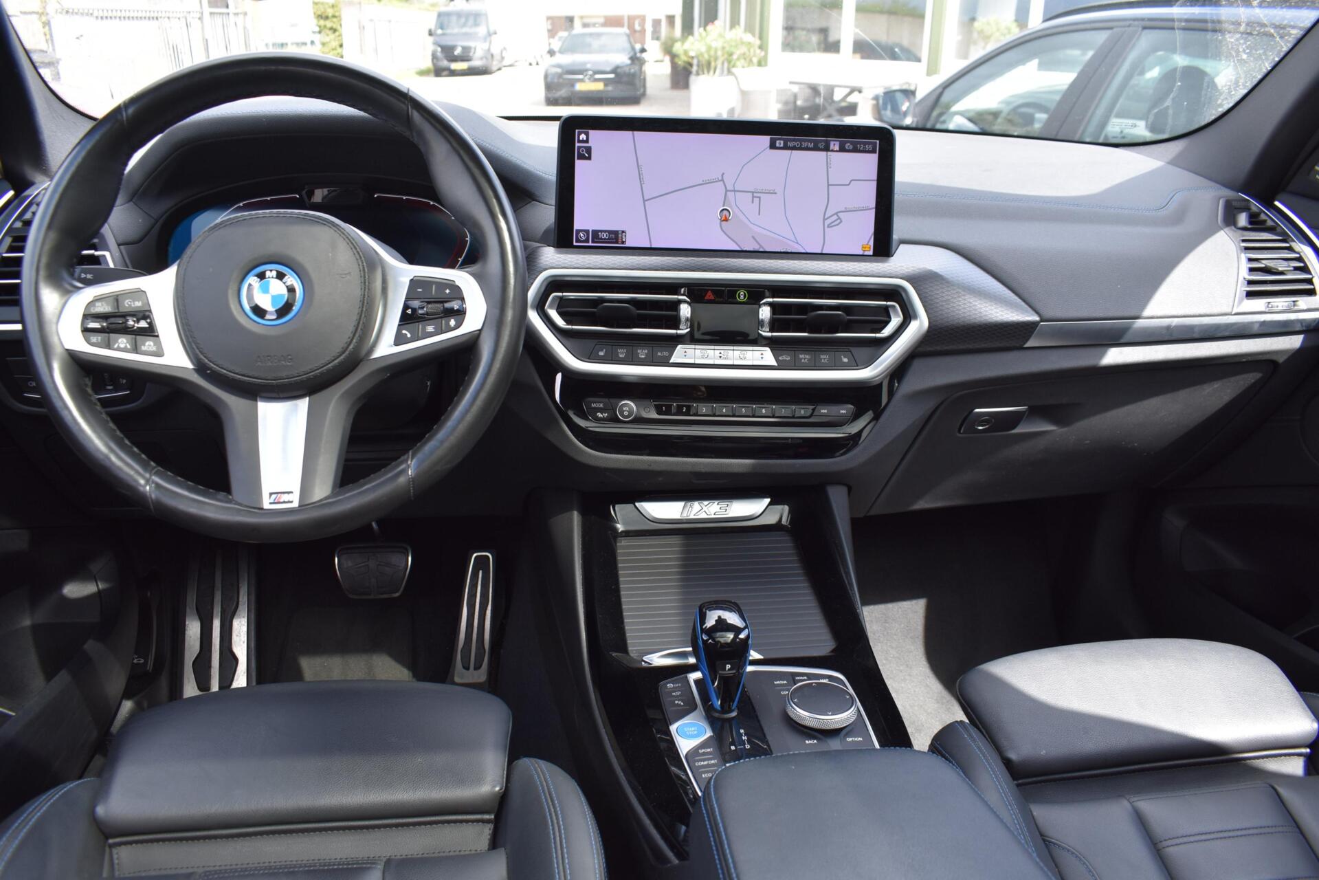 Foto van BMW Ix3