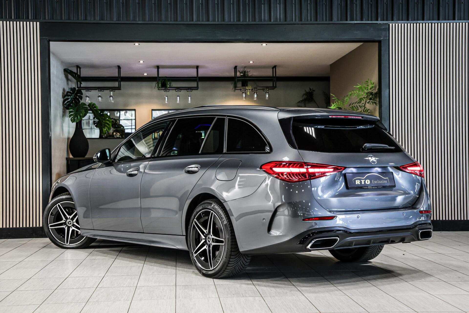 Foto van Mercedes-Benz C 300 E