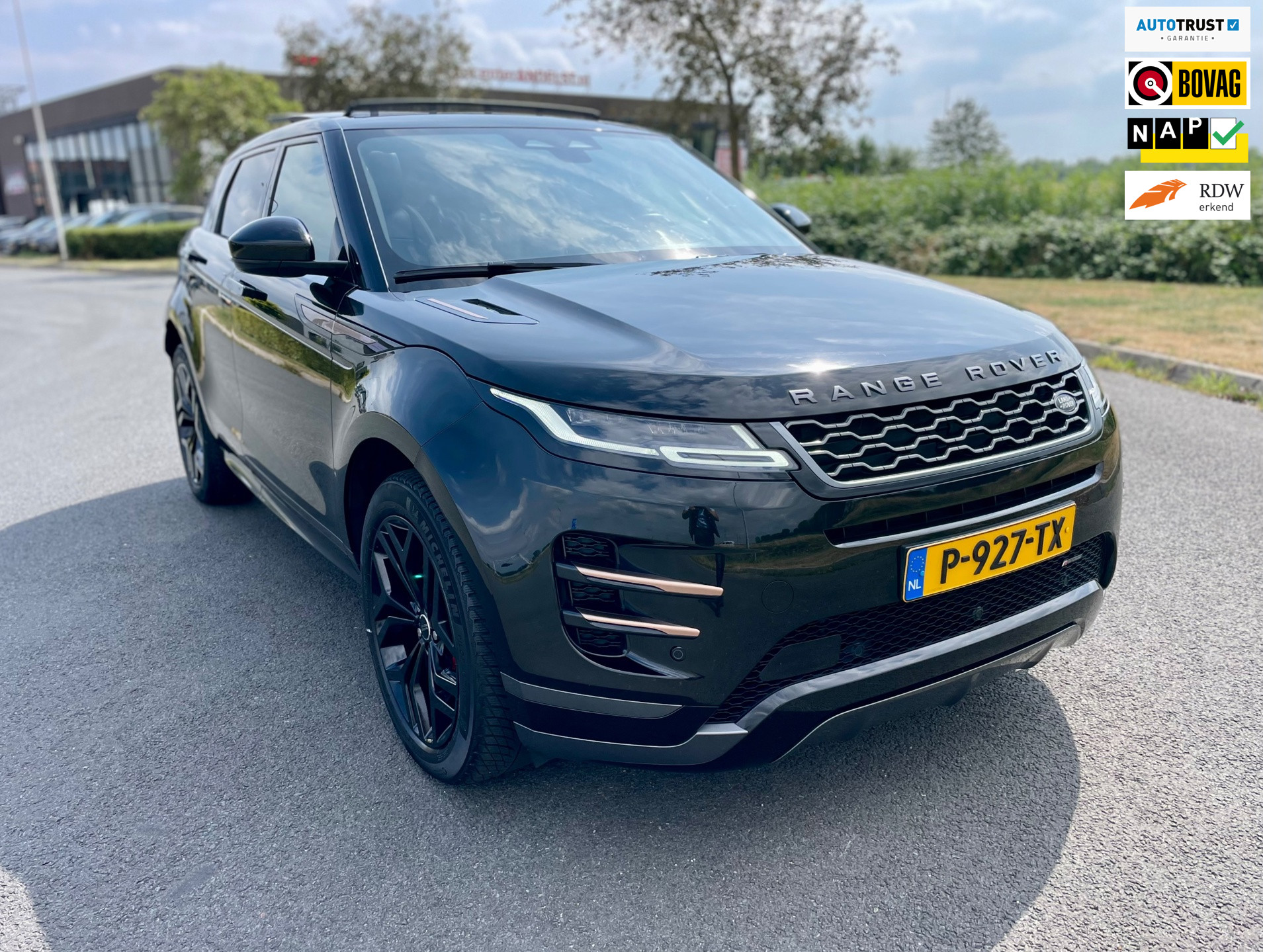 Land Rover Range Rover Evoque 1.5 P300e AWD R-Dynamic HSE, Pano, 20'', Meridian, Acc, Leder, Carplay, Geen import, Nap, Dealer oh! 2022 - voorkant