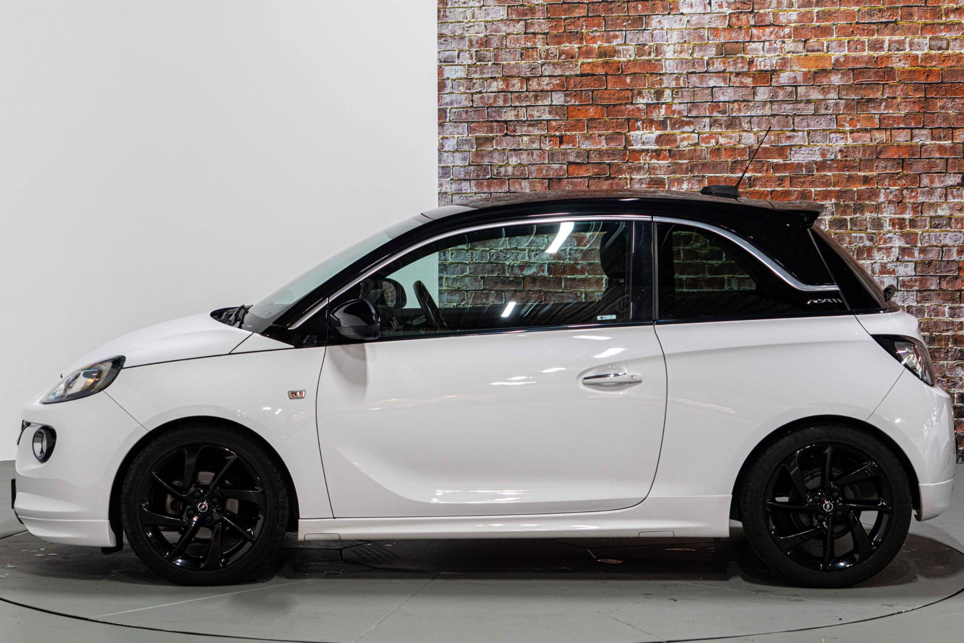 Foto van Opel Adam