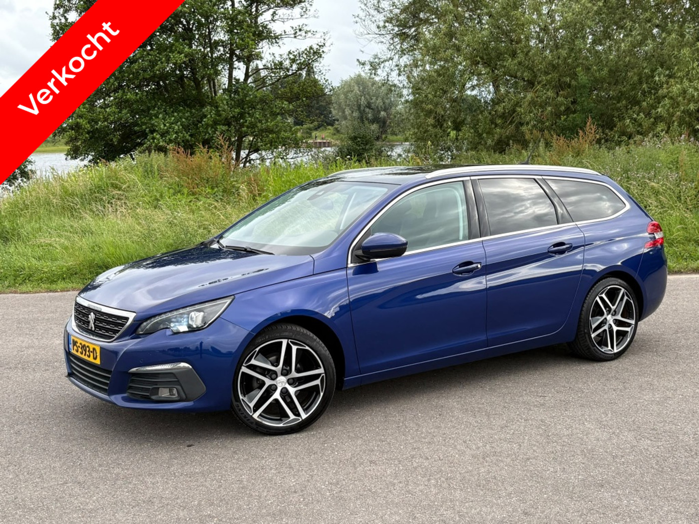 Peugeot 308 SW 1.2 PureTech Blue Lease Premium 2017 - voorkant