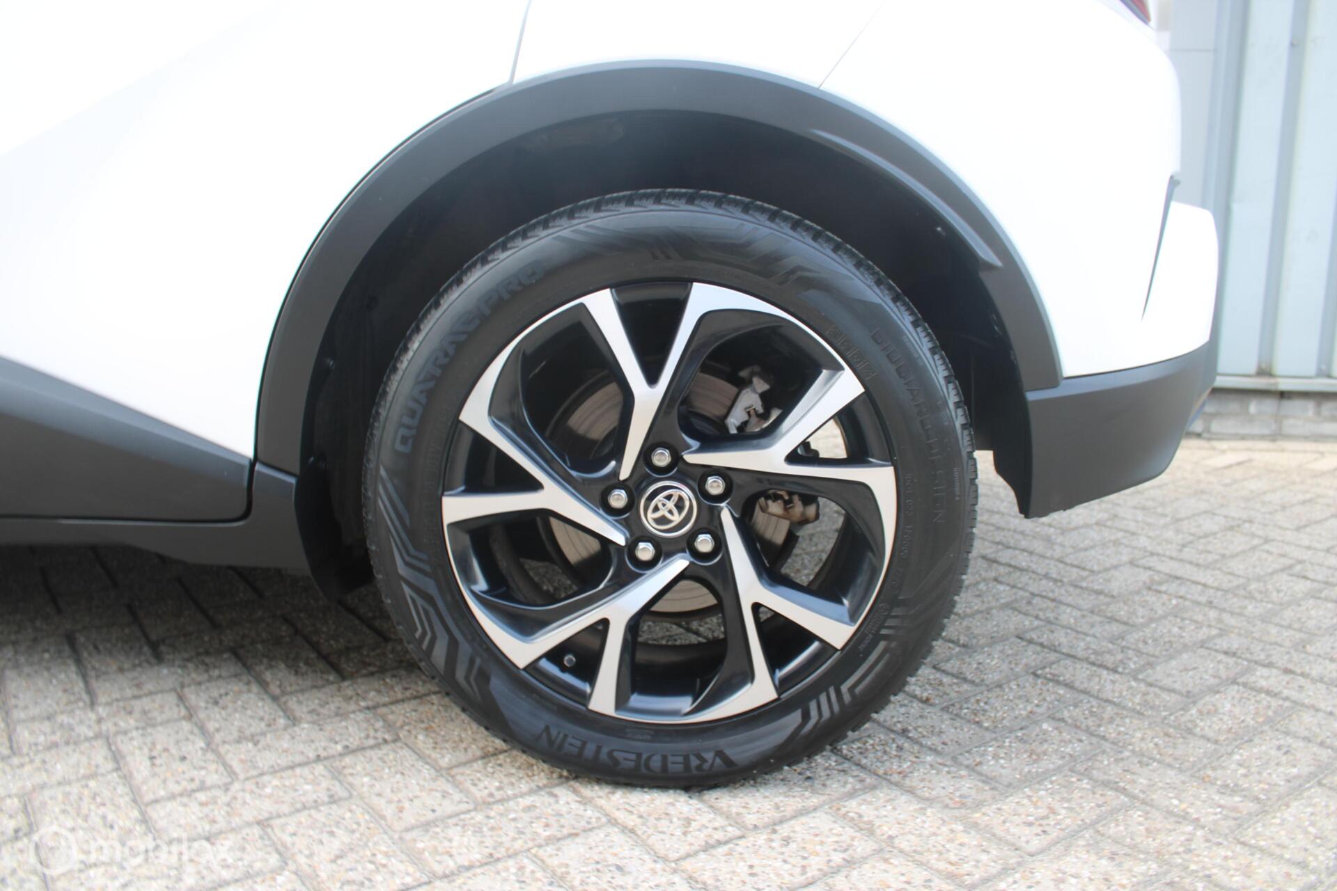 Foto van Toyota Toyota C-hr