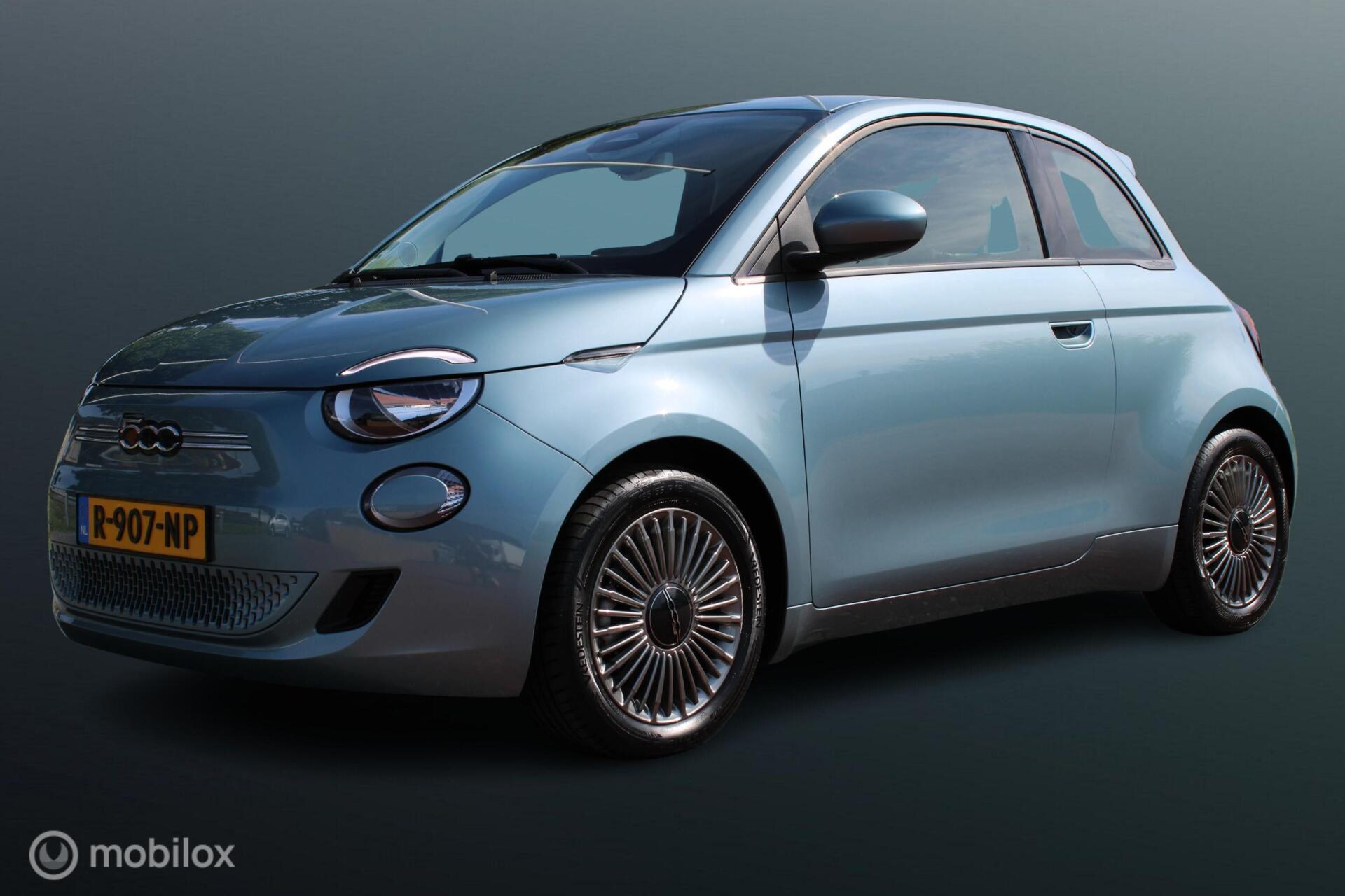 Fiat 500 Icon 42 kWh, 3 Fase laden, Navi, App connect, Cruise, Clima, Pdc, Lmv, Lane Assist, 2022 - voorkant