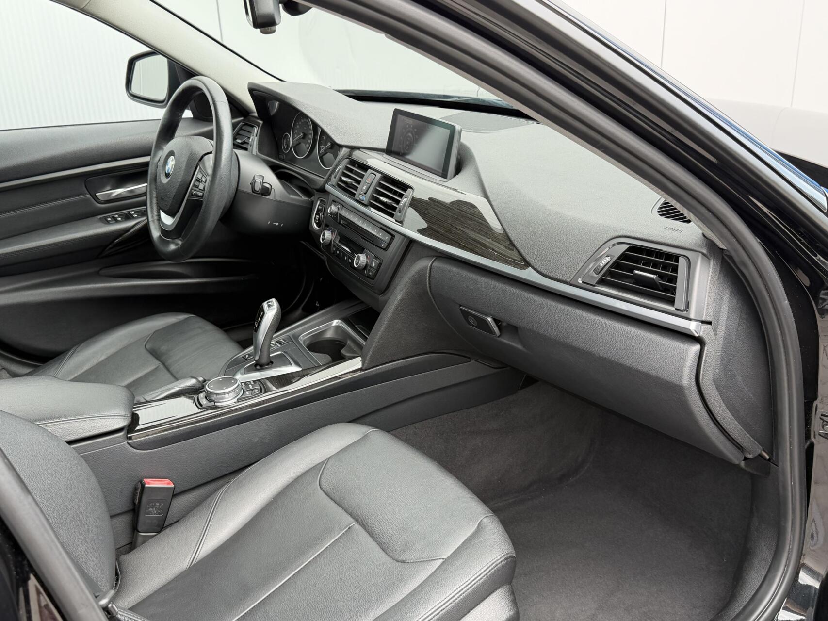 Foto van BMW 328i xDrive