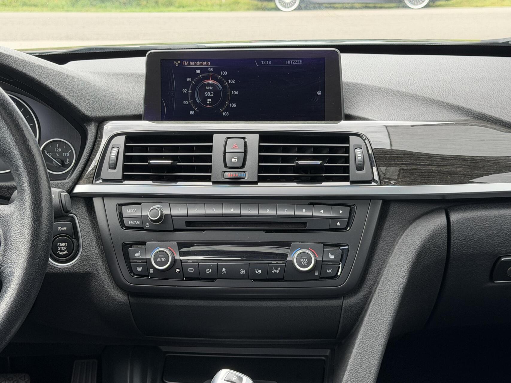 Foto van BMW 328i xDrive