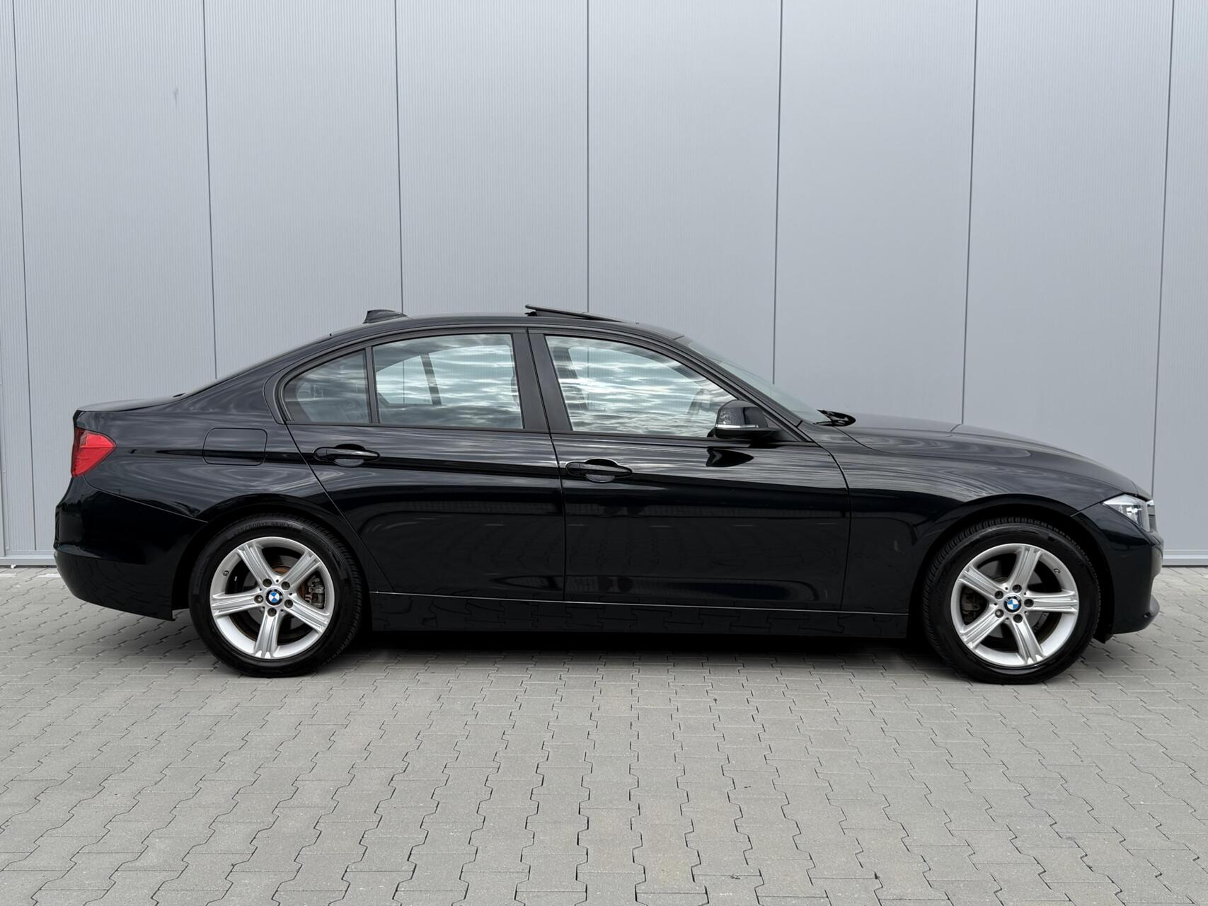 Foto van BMW 328i xDrive