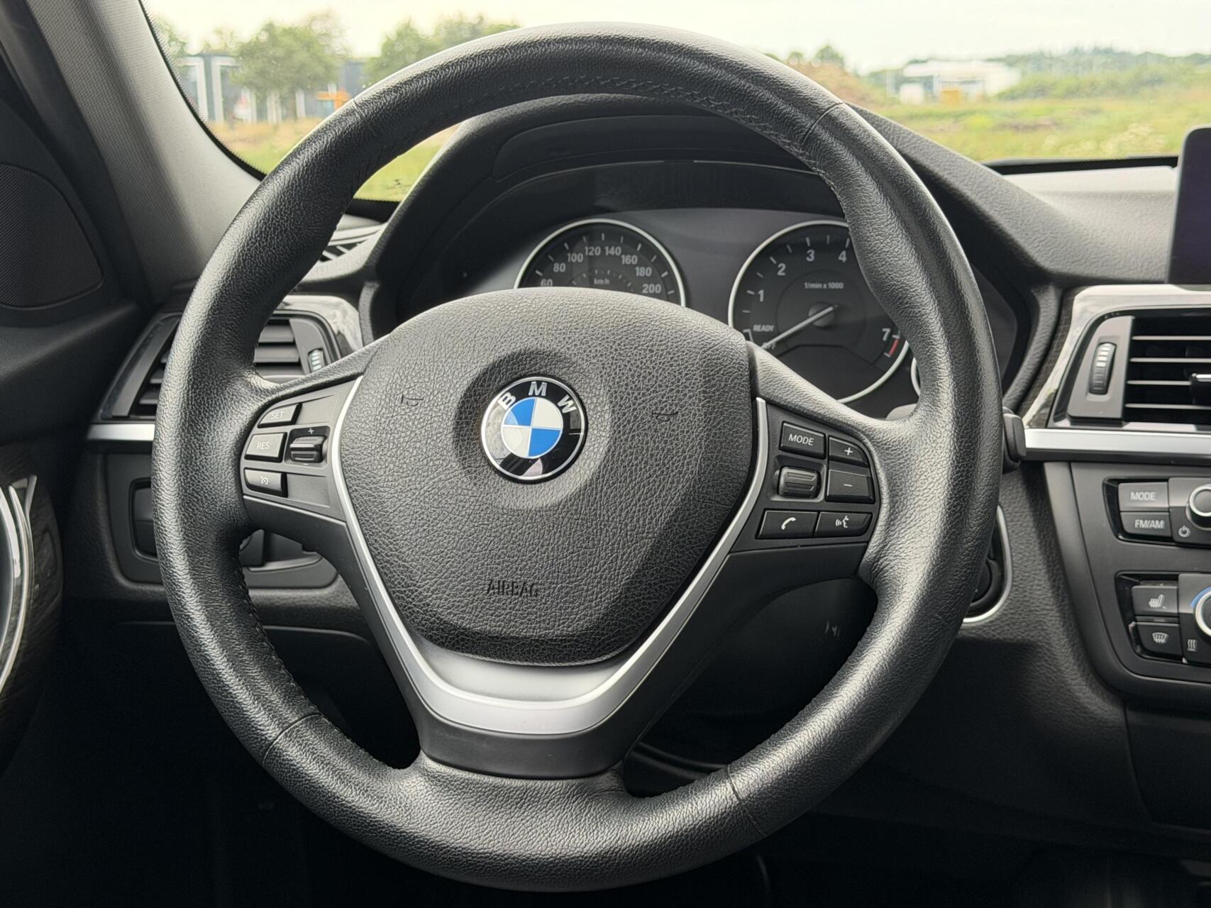 Foto van BMW 328i xDrive