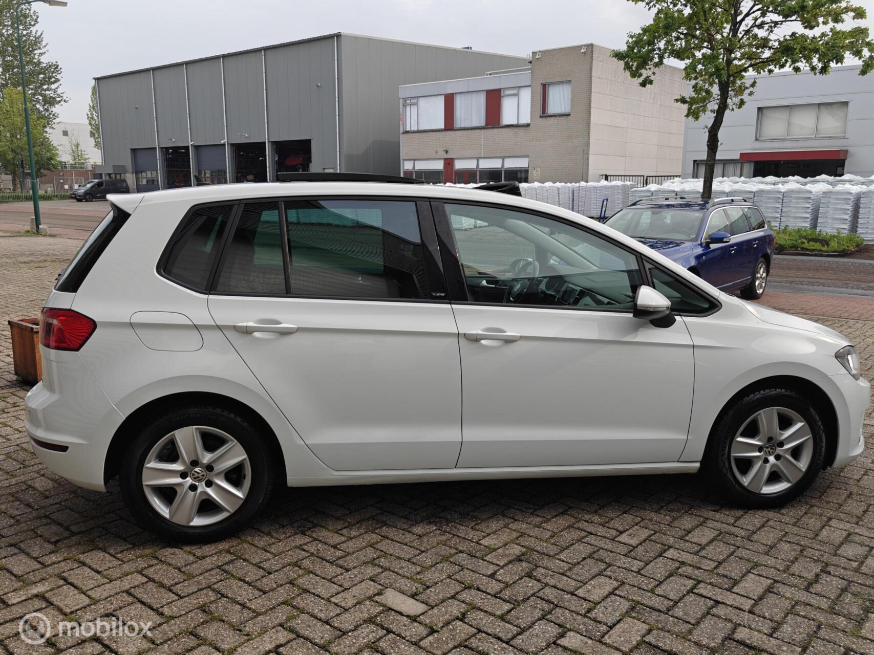 Foto van Volkswagen Golf Sportsvan